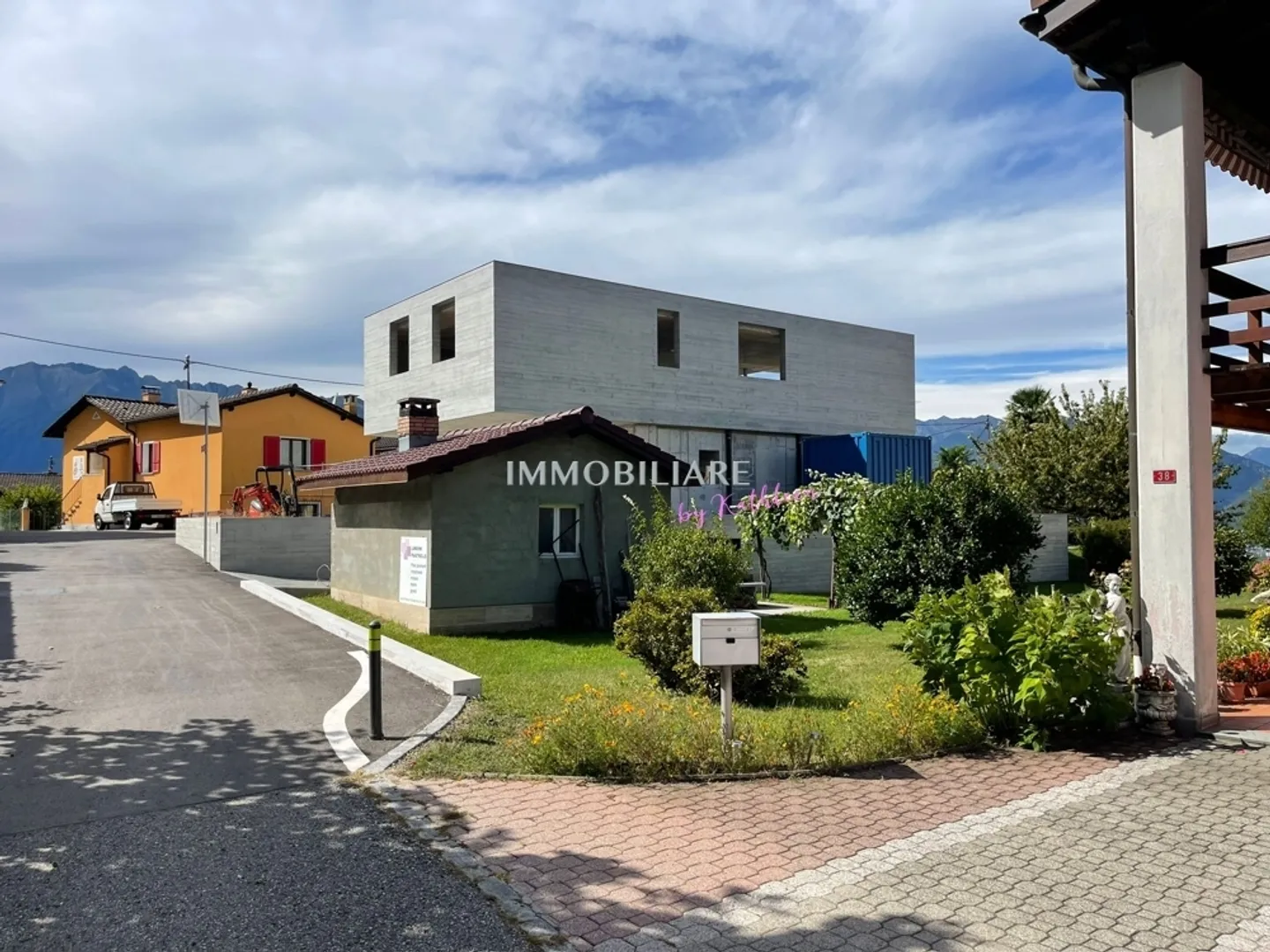 Villa con piscina in costruzione grezza, vista lago – Prezzo incluso completamento individuale - Foto 9 di 13