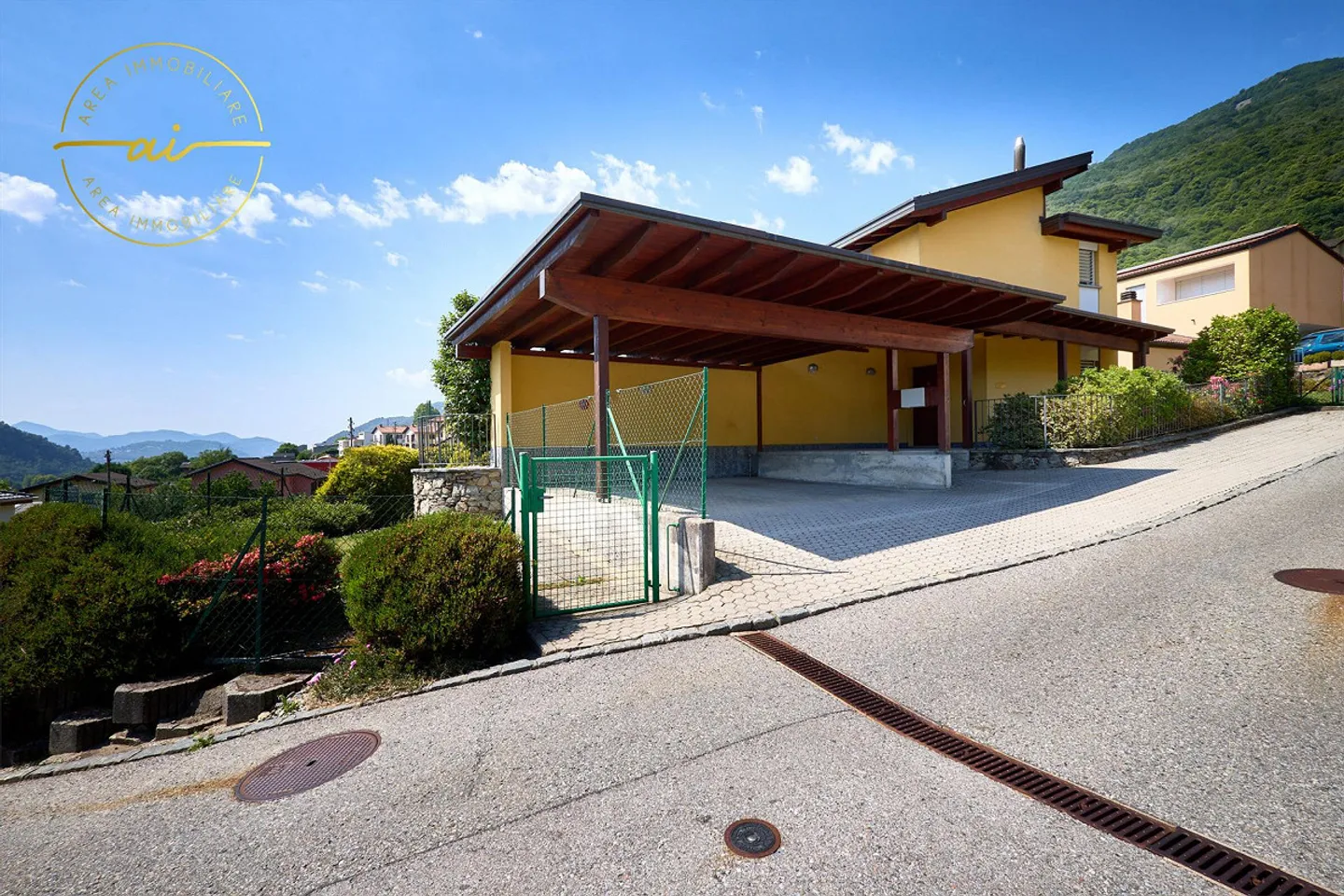 VILLA AVEC STUDIO SÉPARÉ ET MAGNIFIQUE JARDIN - Photo 7 sur 13