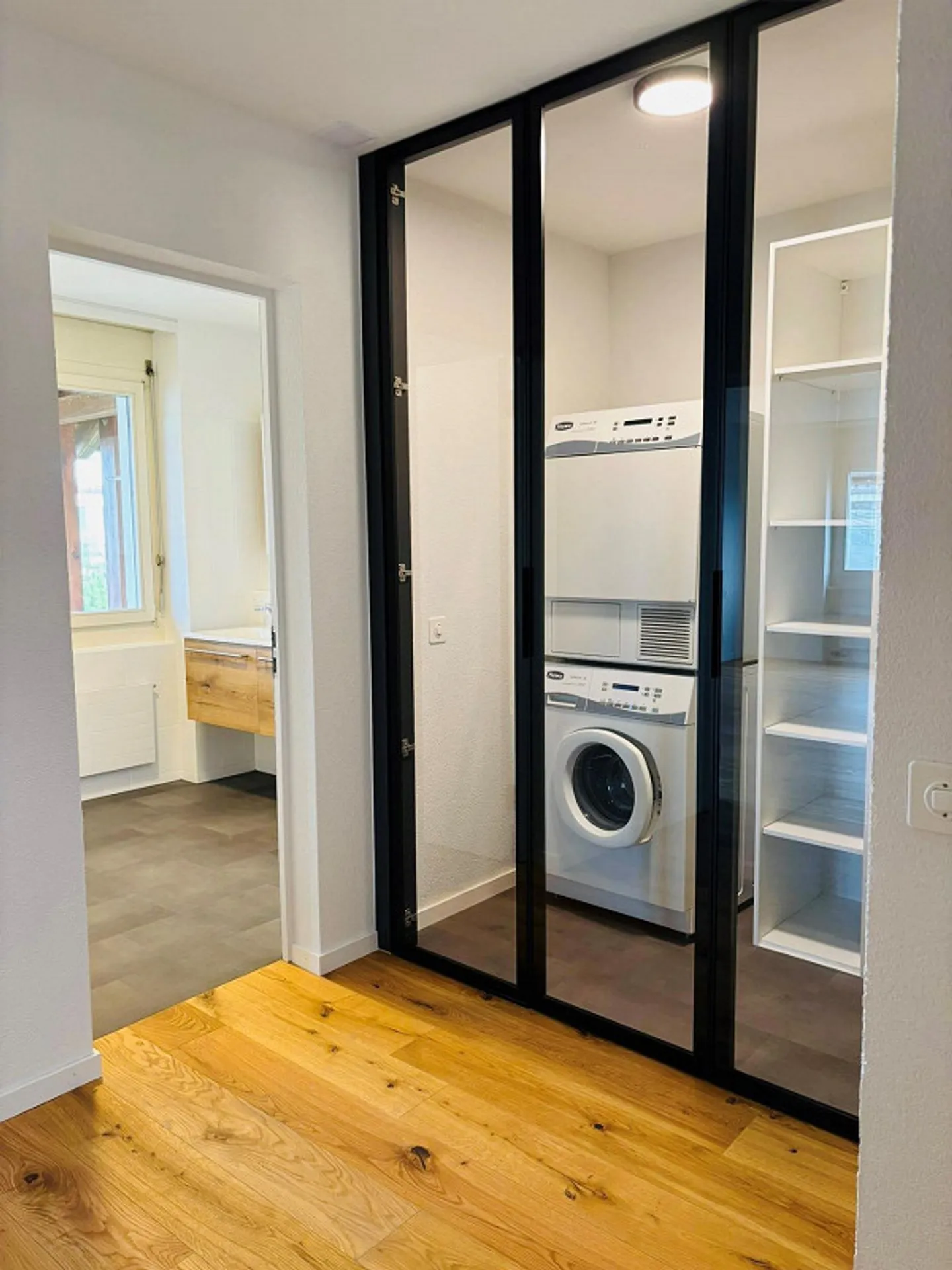 Appartamento maisonette ristrutturato di 5,5 stanze con molto spazio - Foto 10 di 15