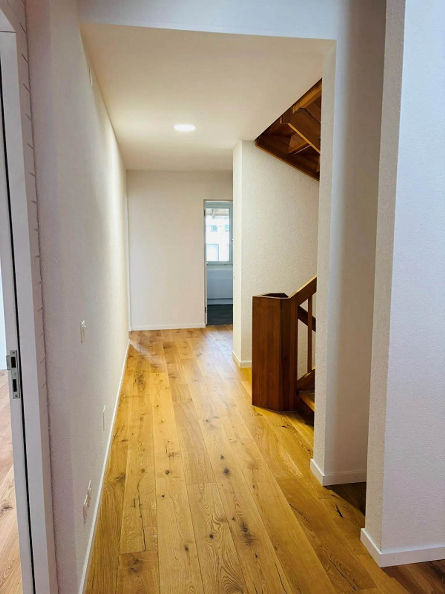 Appartamento maisonette ristrutturato di 5,5 stanze con molto spazio - Foto 14 di 15