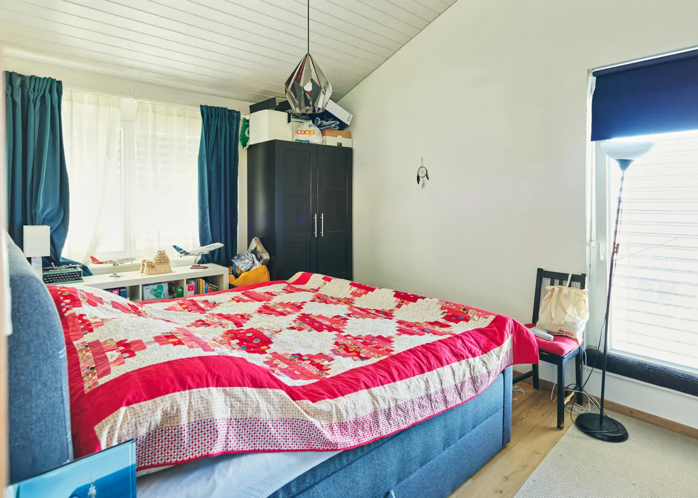 Haus mit zwei Wohnungen in einer ruhigen und grünen Nachbarschaft - Foto 11 von 16