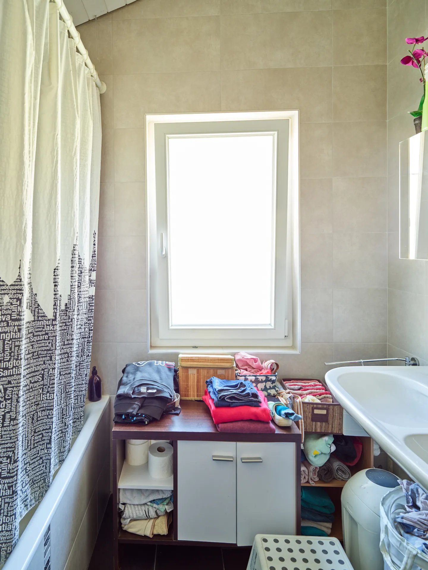 Haus mit zwei Wohnungen in einer ruhigen und grünen Nachbarschaft - Foto 14 von 16