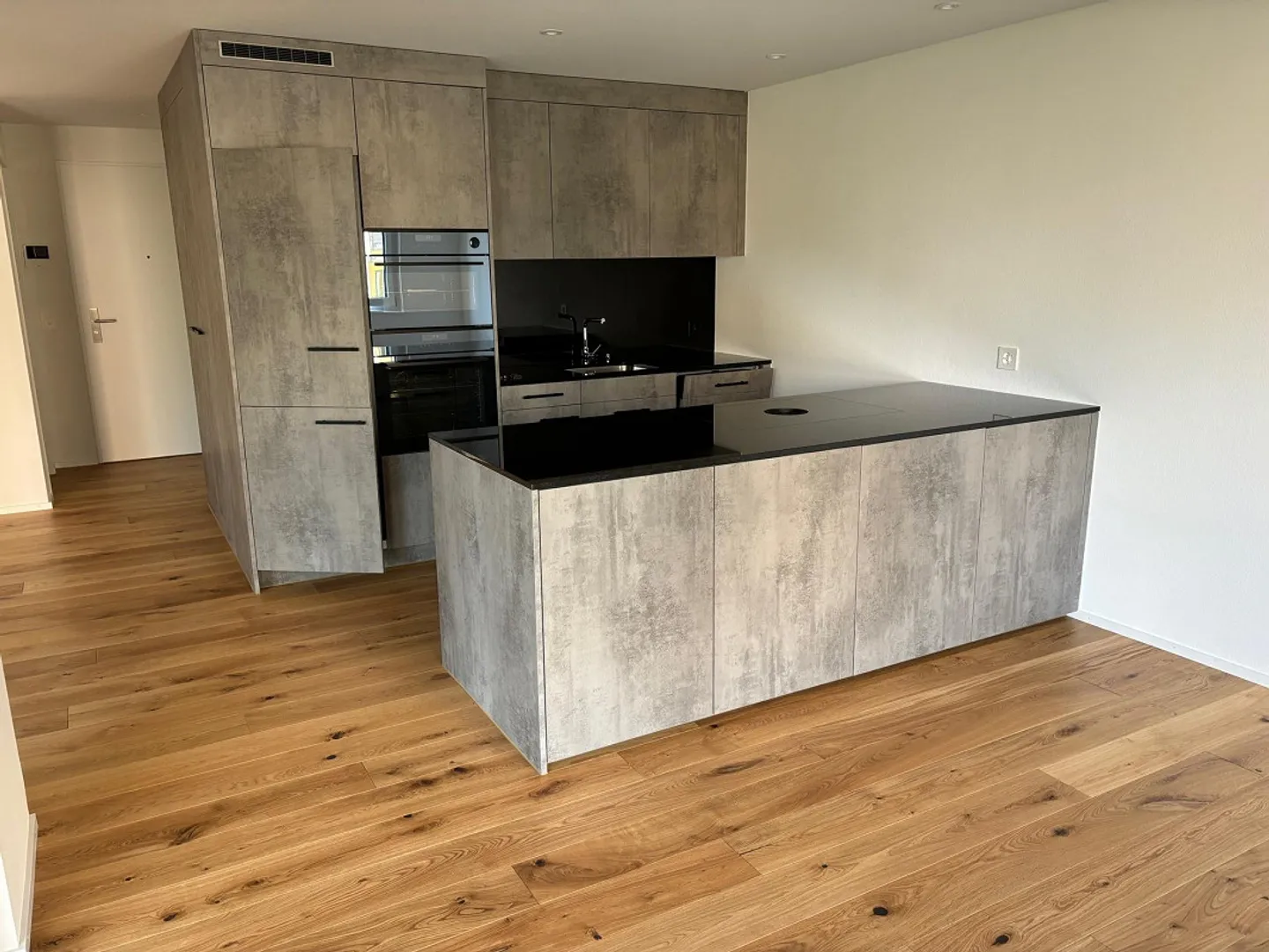 High-quality 2.5 room new apartment for rent - Photo 1 of 11