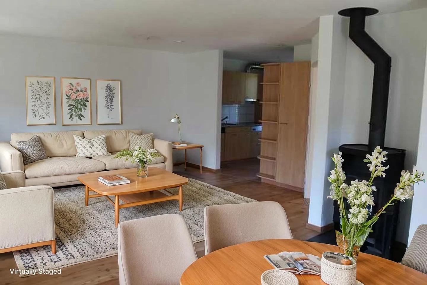 Semi-Detached House Ideal for Families with Garden and Plenty of Storage Space - Photo 1 of 10