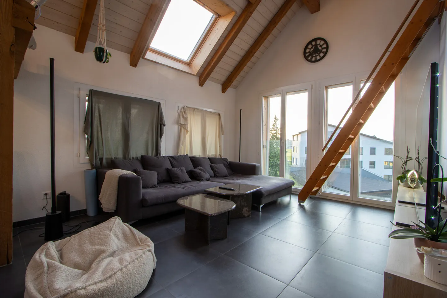 Charming 3.5-room apartment in a sunny location - Photo 4 of 11