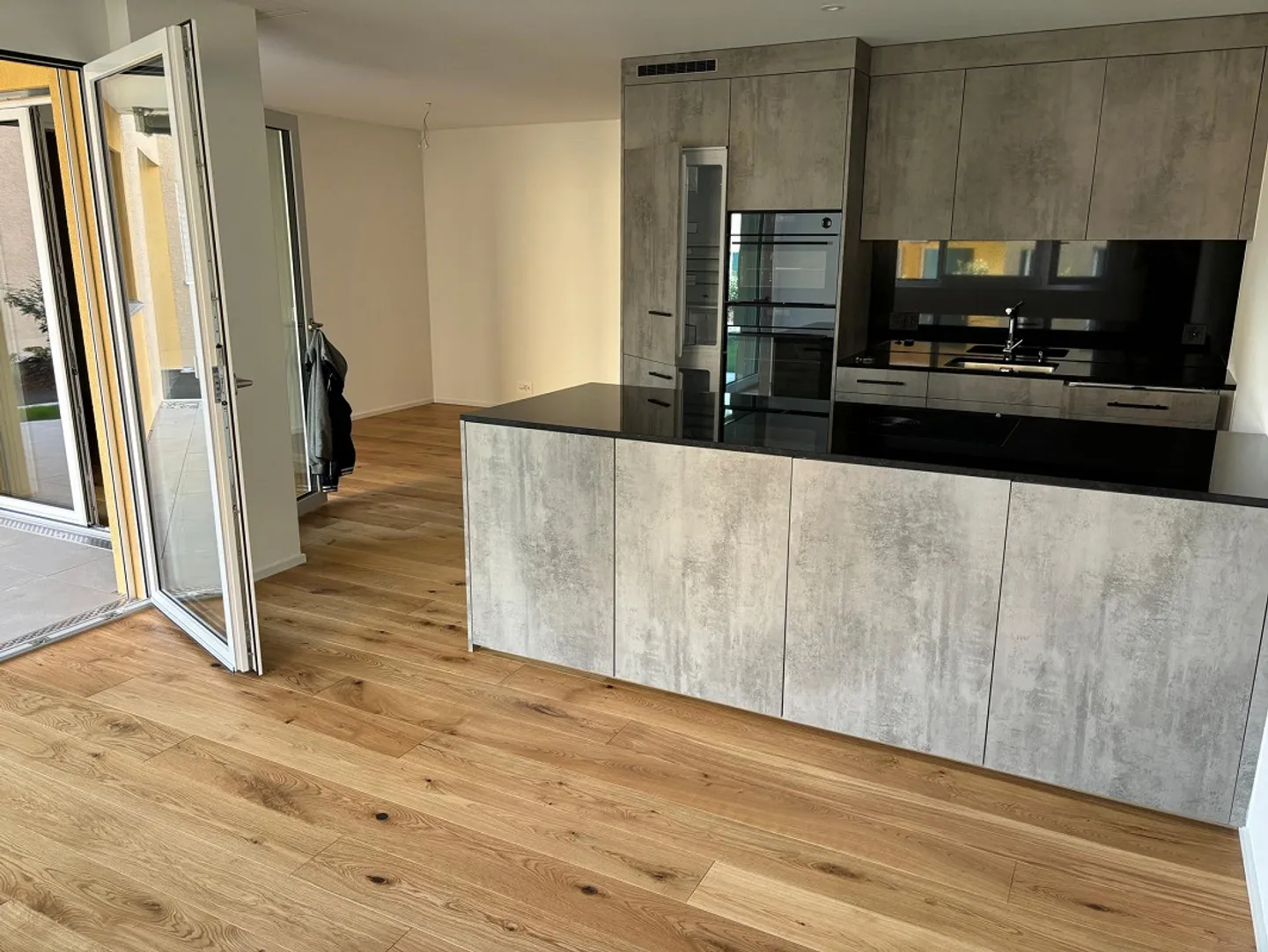 High-quality 2.5 room new apartment for rent - Photo 2 of 11