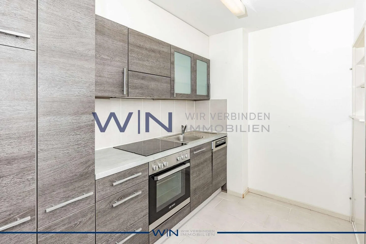 View. Attractive purchase price. Immediately available - Photo 4 of 9