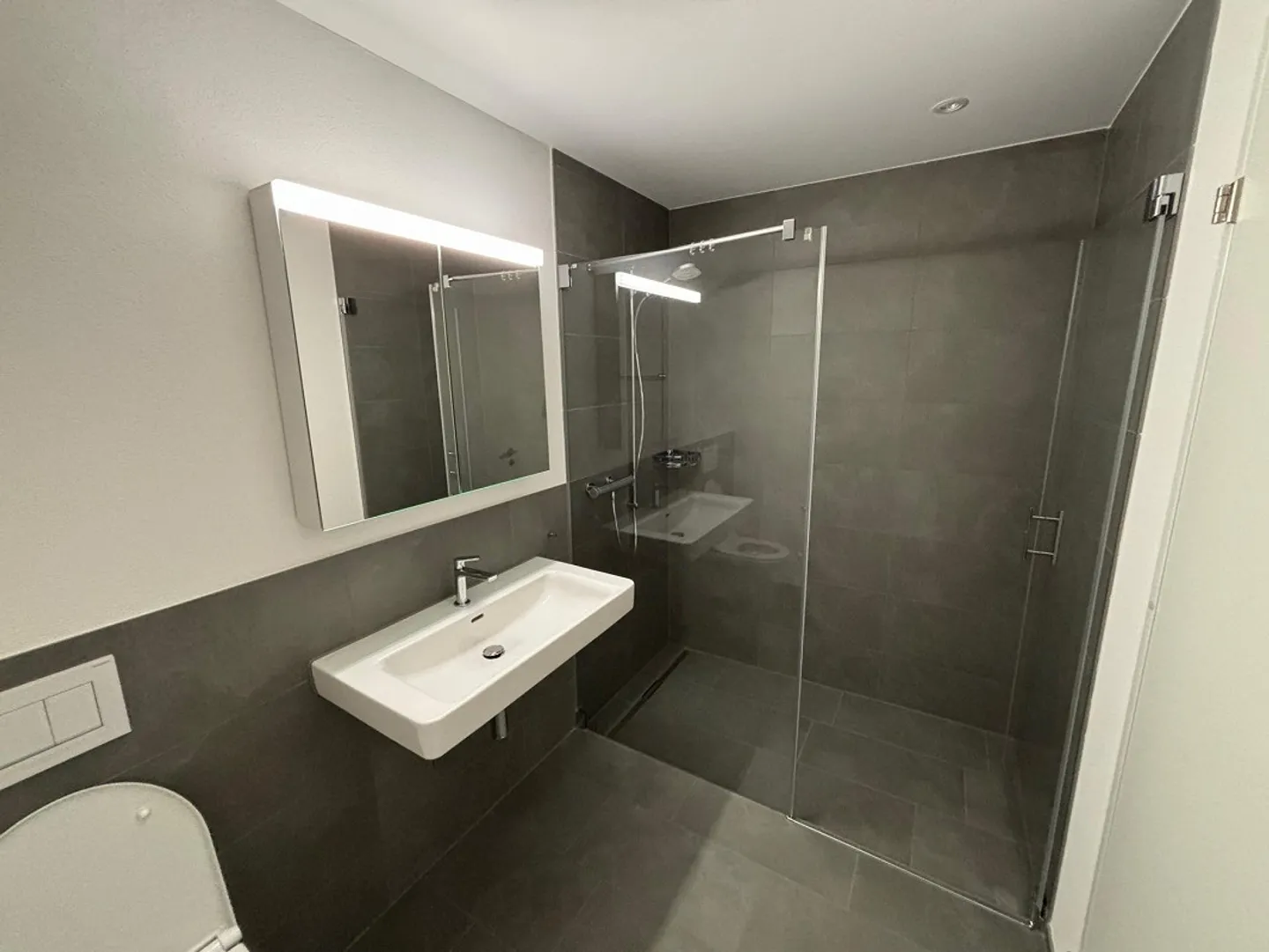 High-quality 2.5 room new apartment for rent - Photo 7 of 11