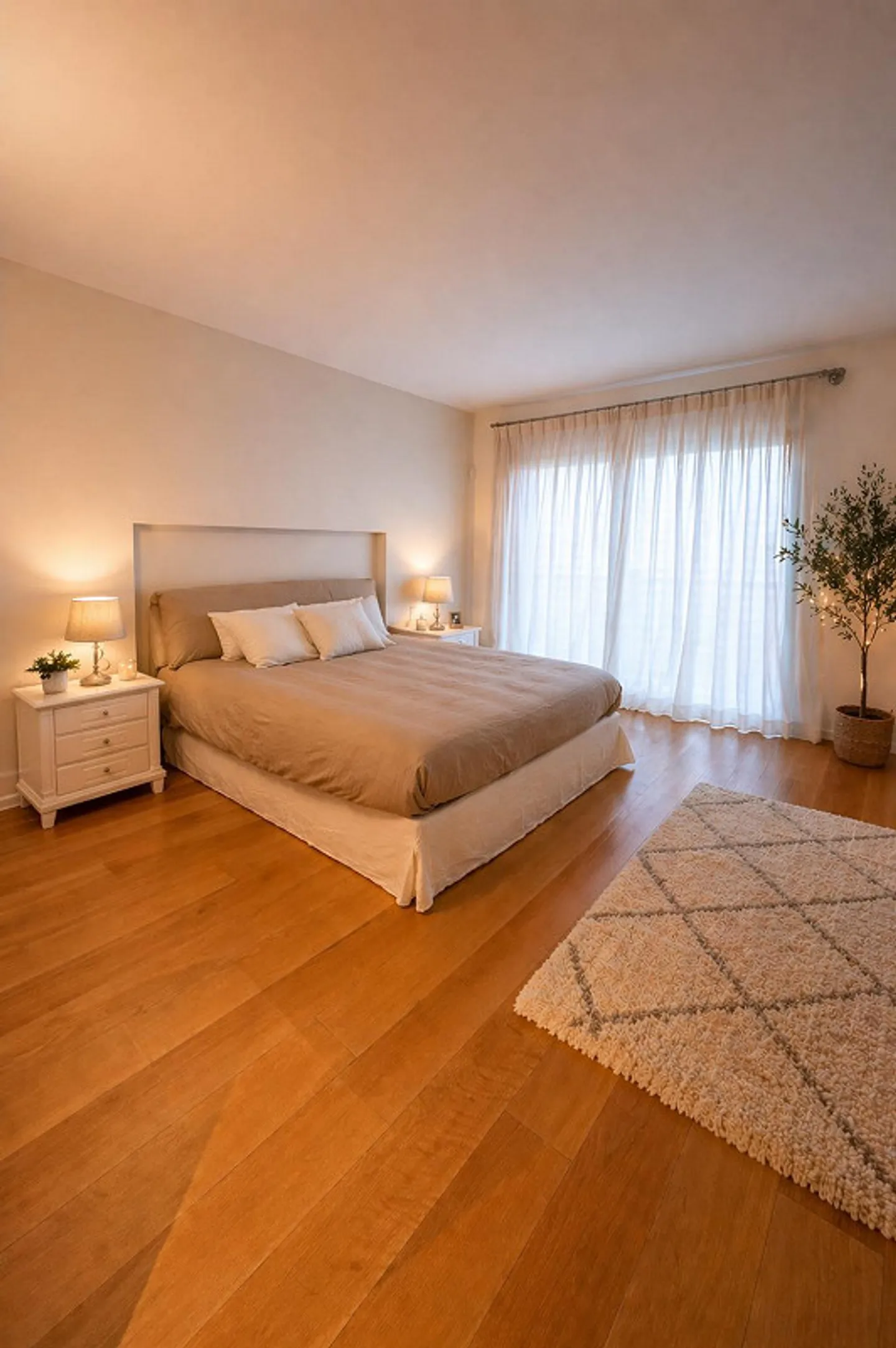 Exklusive Villa mit Pool nur wenige Minuten von der Stadt entfernt - Foto 10 von 14