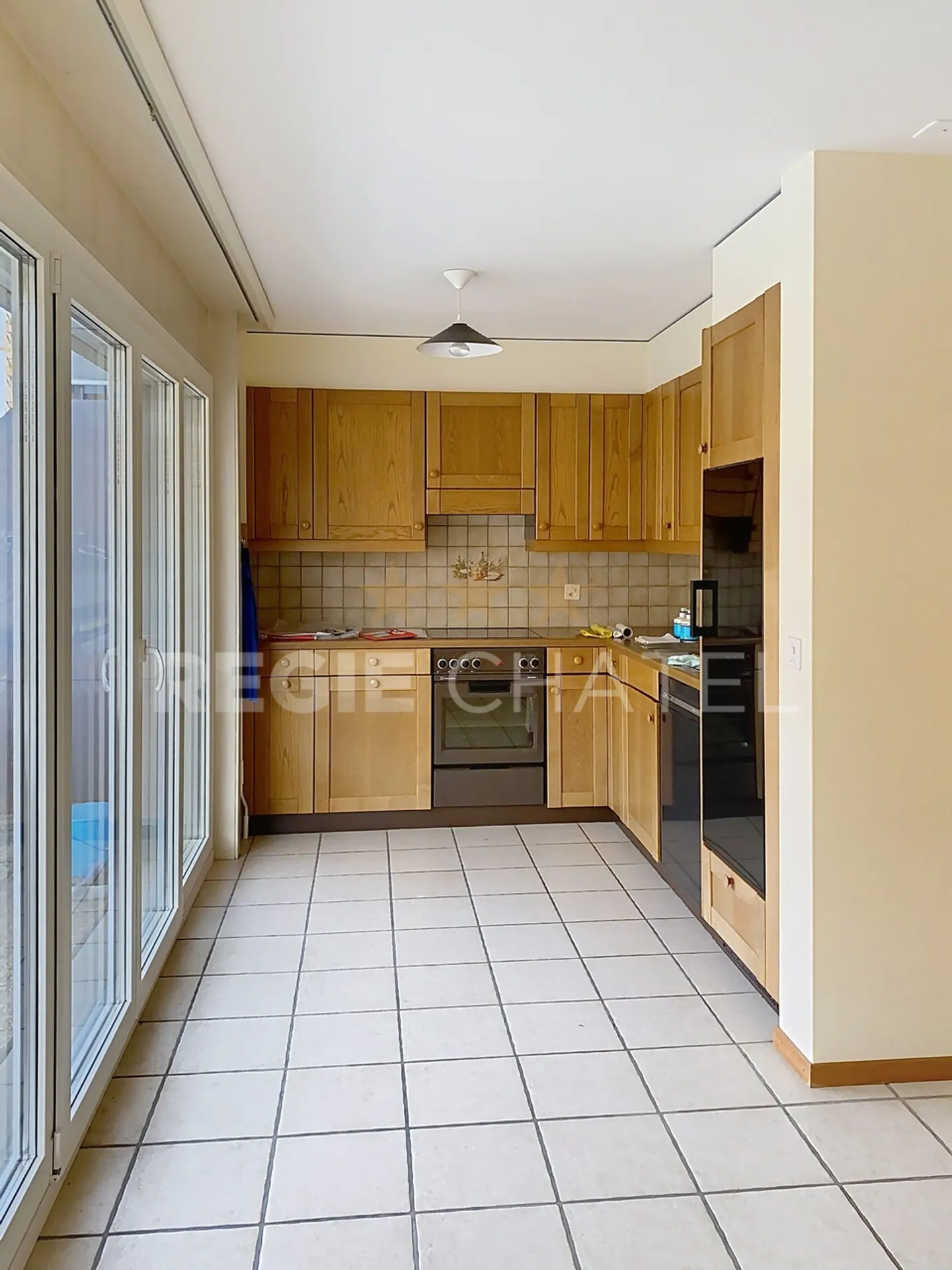 Charming 2.5 room apartment with large terrace - Photo 3 of 6