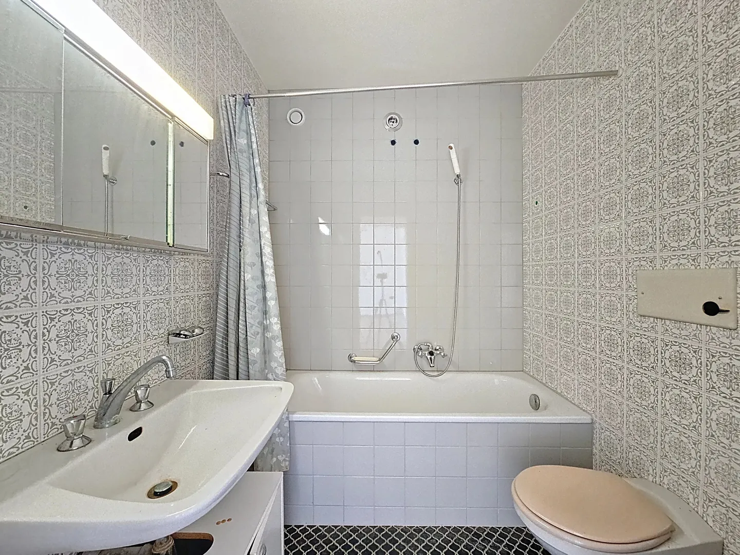 Bel appartement de 2,5 pièces près des magasins - Photo 6 sur 9