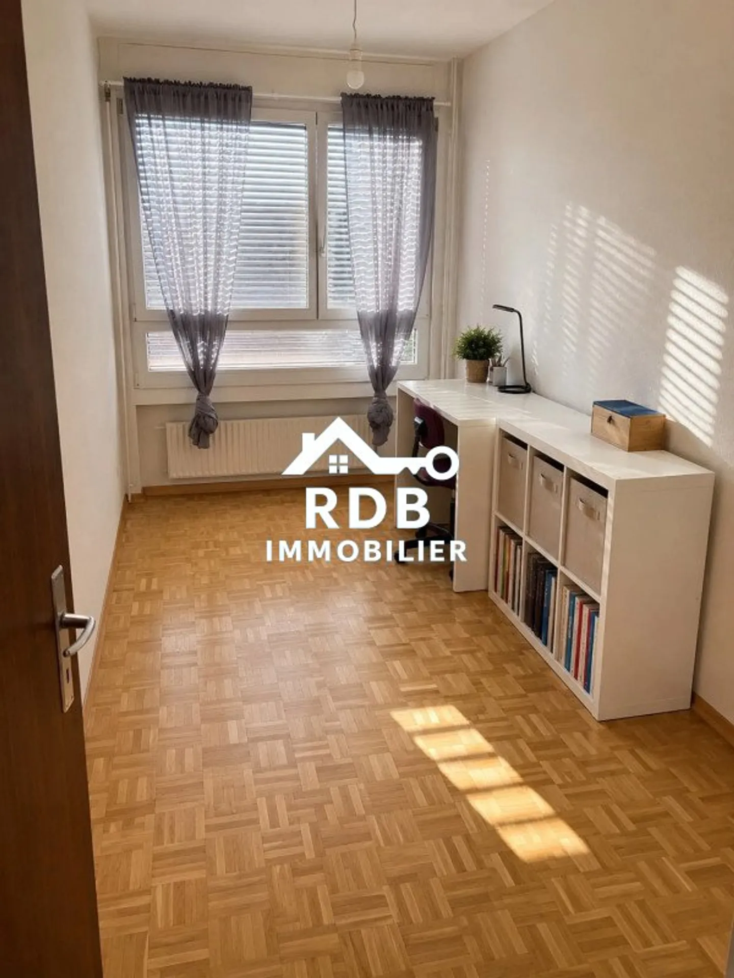 Wunderschöne 7-Zimmer-Wohnung mit 124 m² in Meyrin - Foto 2 von 12