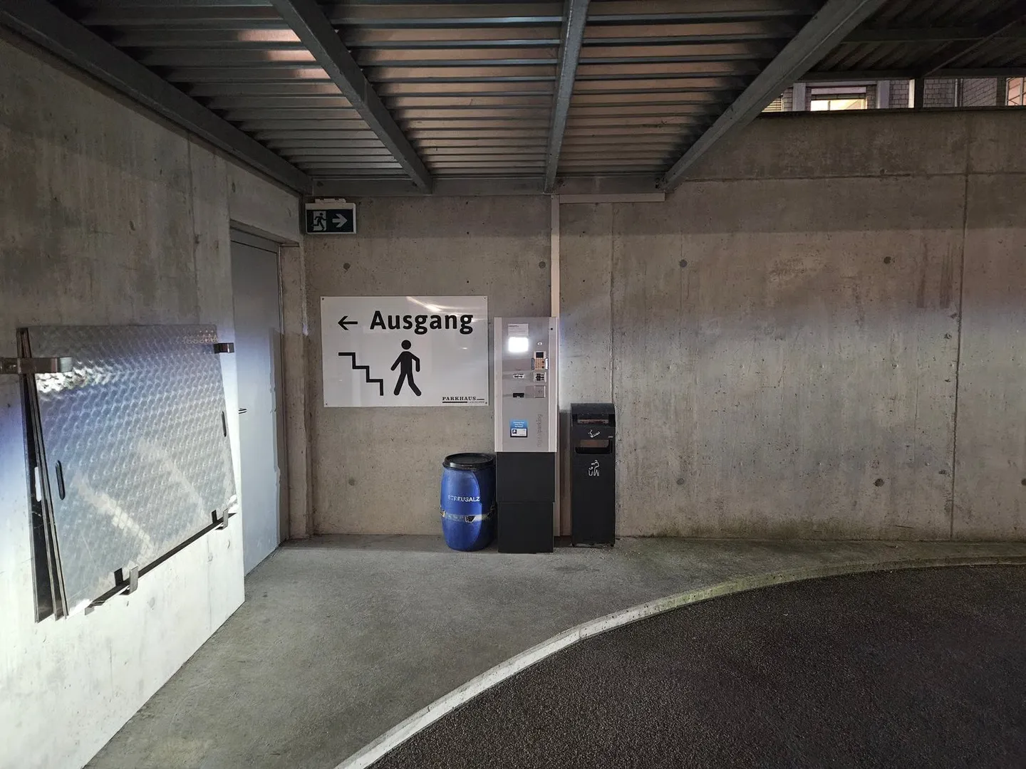 Parking space in the Laborgasse parking garage - Photo 3 of 7