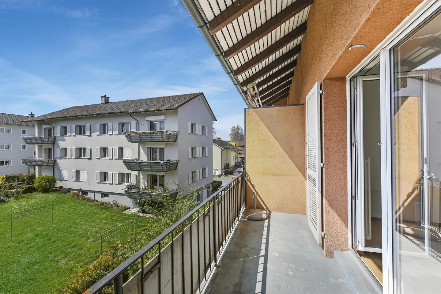 dans un emplacement très beau - appartement de 4,5 pièces - Photo 3 sur 14