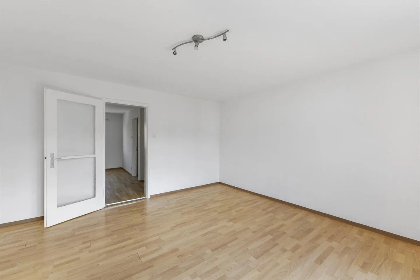 dans un emplacement très beau - appartement de 4,5 pièces - Photo 4 sur 14