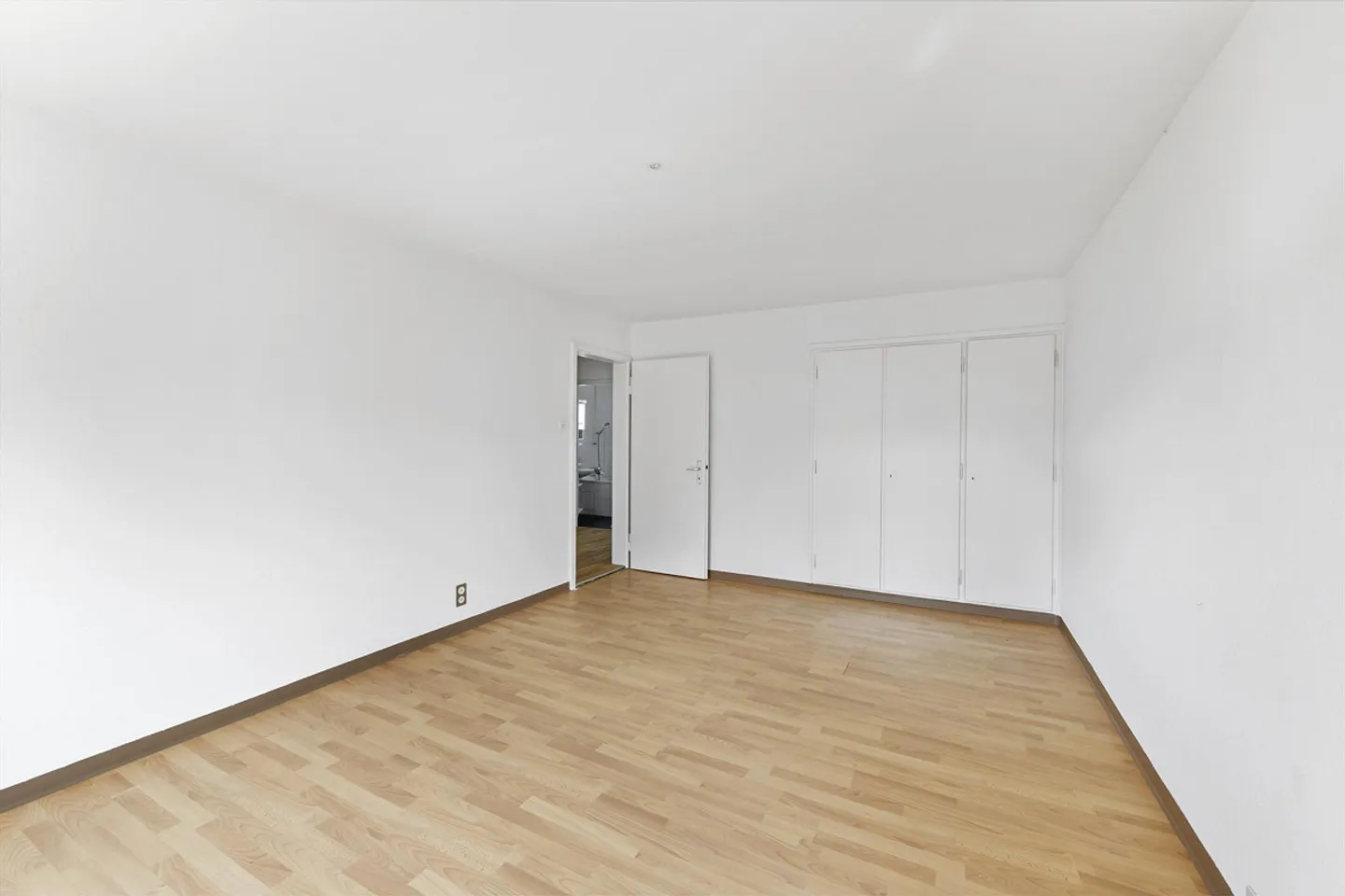 dans un emplacement très beau - appartement de 4,5 pièces - Photo 7 sur 14