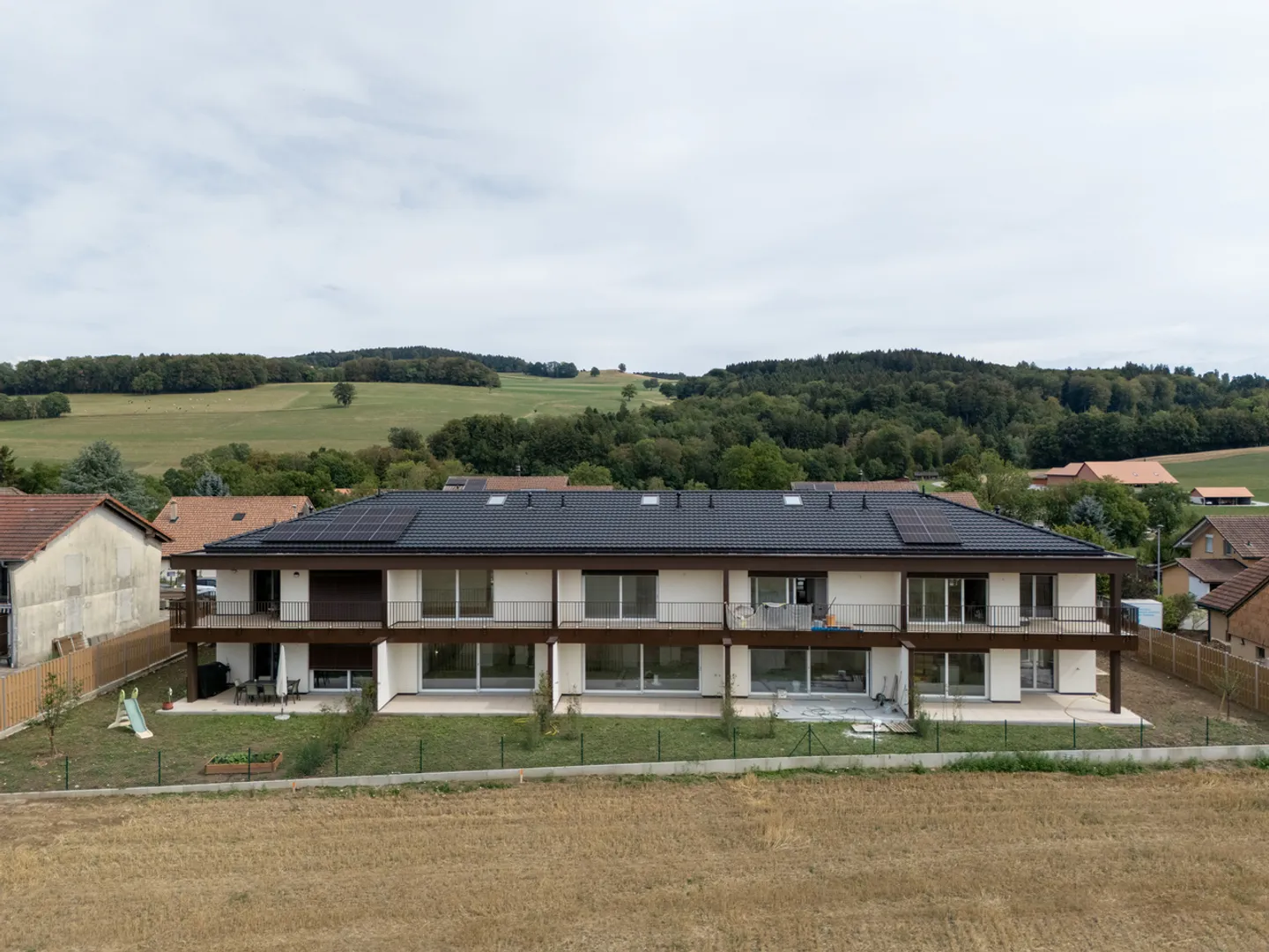ZU VERKAUFEN – Prächtige moderne 6,5-Zimmer-Villa in Villariaz - Foto 3 von 6