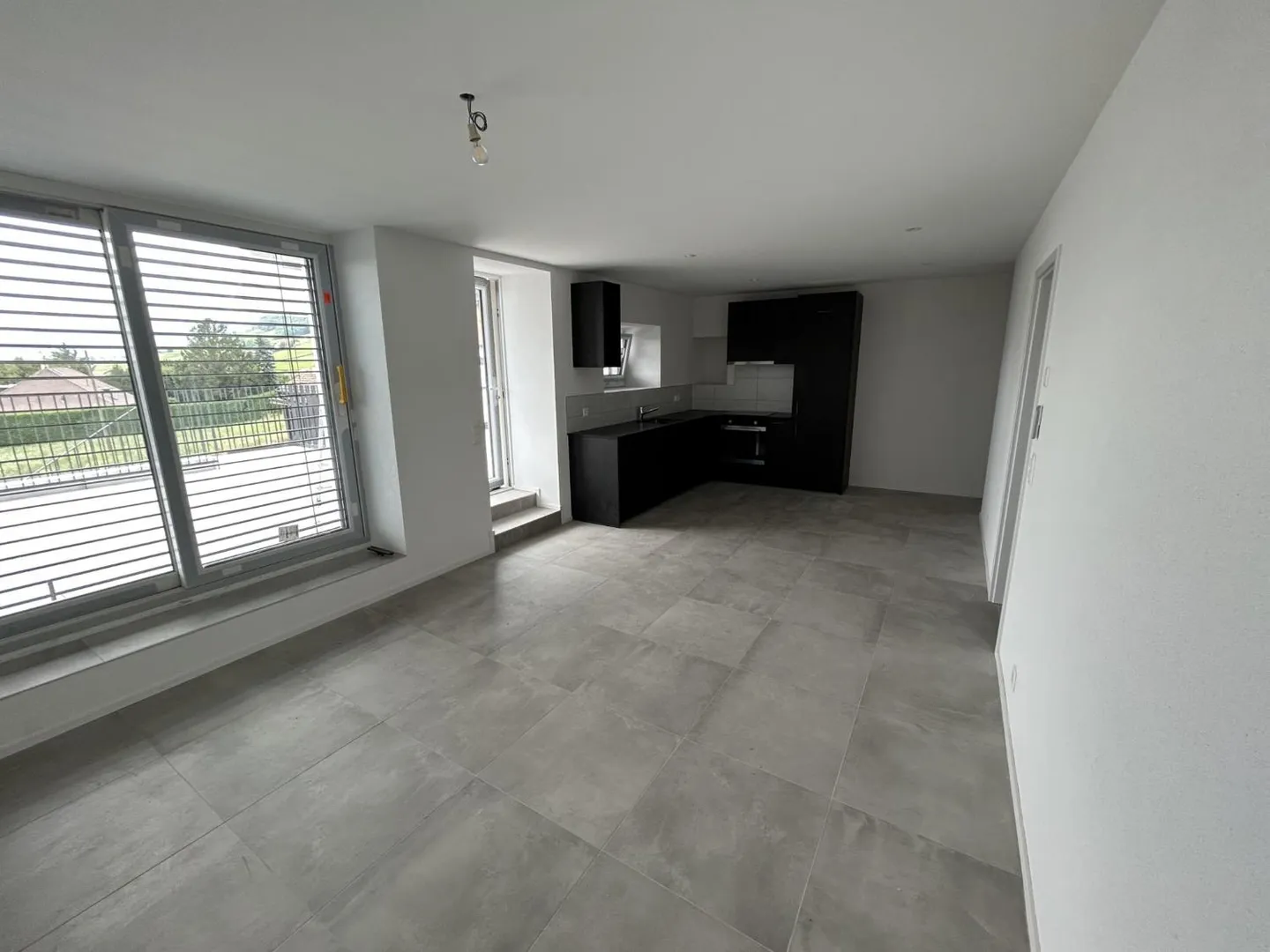 Apartment with terrace 4 rooms - Photo 2 of 4