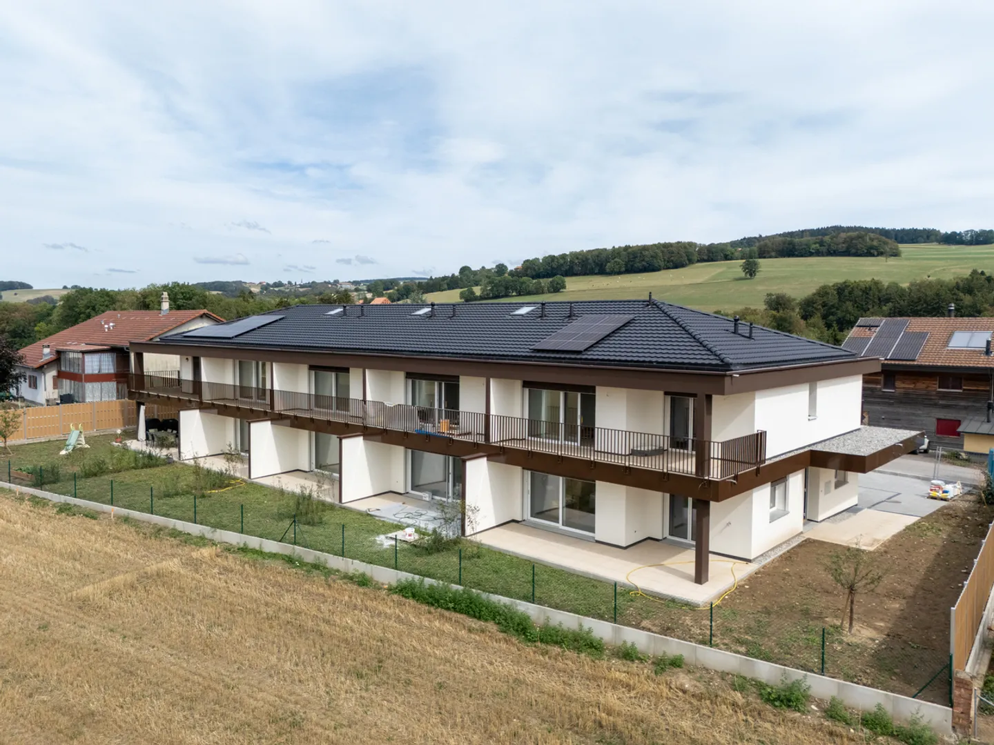 ZU VERKAUFEN – Prächtige moderne 6,5-Zimmer-Villa in Villariaz - Foto 1 von 6