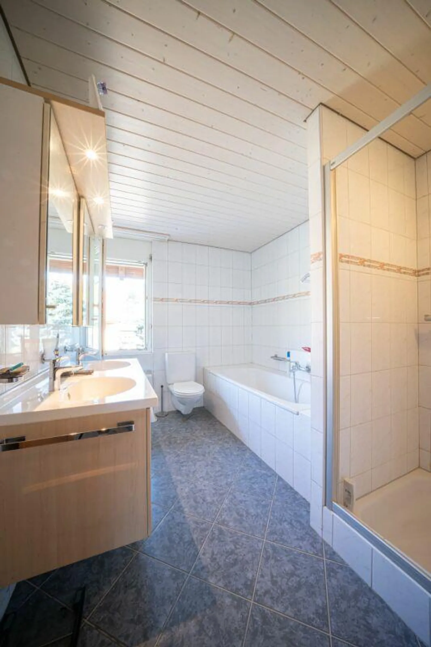 Affascinante casa bifamiliare a Wil AG - Foto 11 di 12