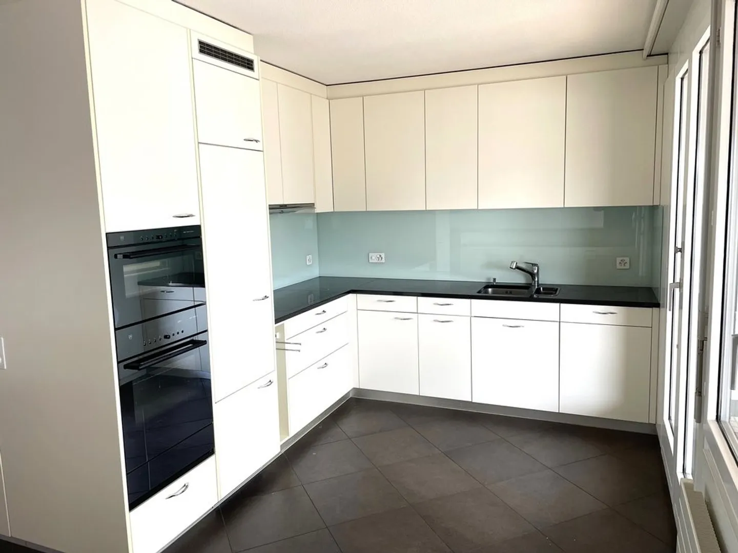 Attractive 4.5-room apartment for rent - Photo 5 of 10
