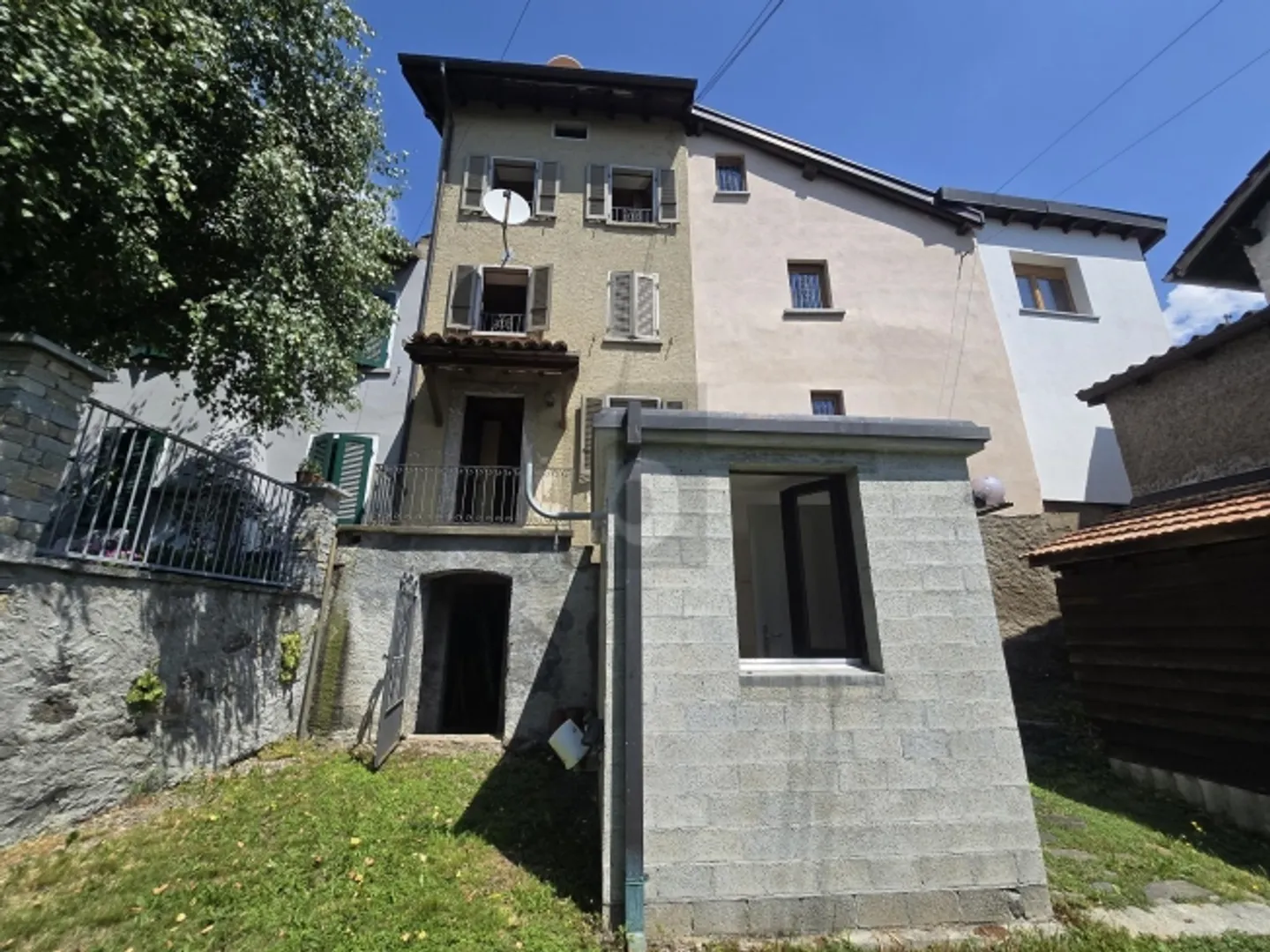 SONNIG MIT GROSSEM GARTEN - Foto 3 von 5