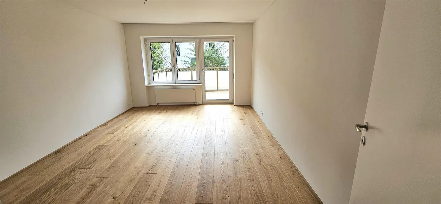 Vista sul lago del giardino - Appartamento 3.5 locali in posizione privilegiata a Zurigo - Foto 9 di 13