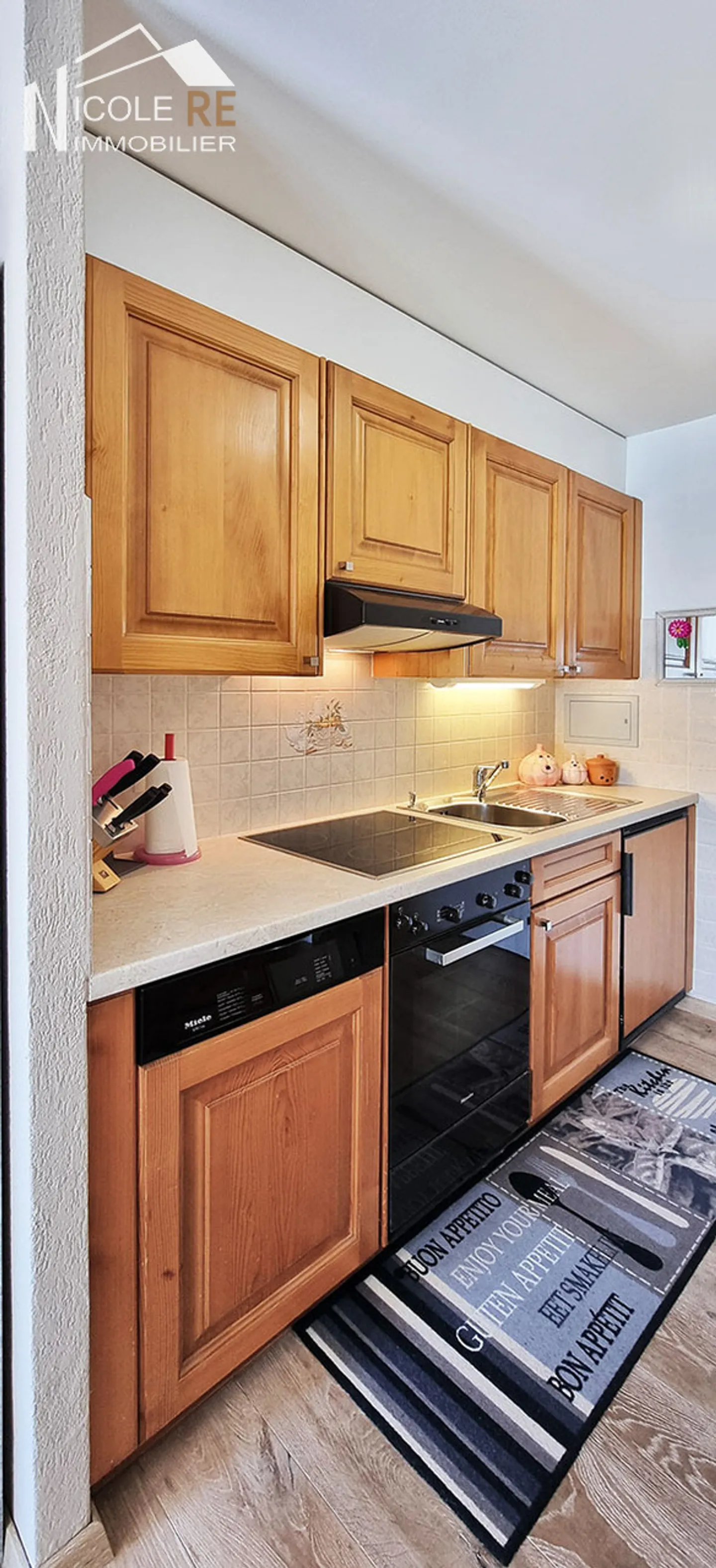 Chalet-Style Apartment with Terrace - Photo 10 of 25