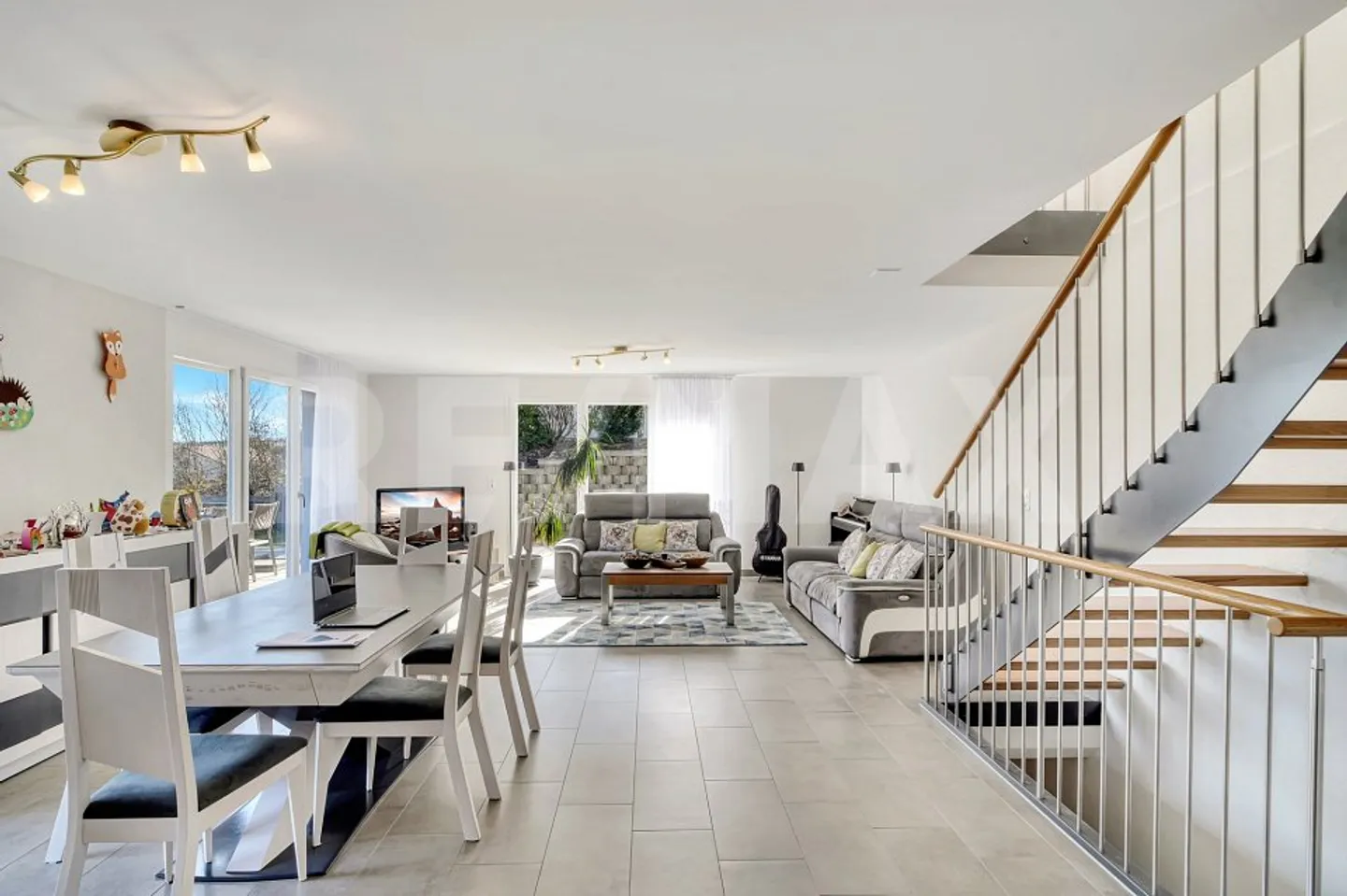 Neuere Villa mit Garten und Bergblick 20 Minuten von Lausanne entfernt - Foto 3 von 8