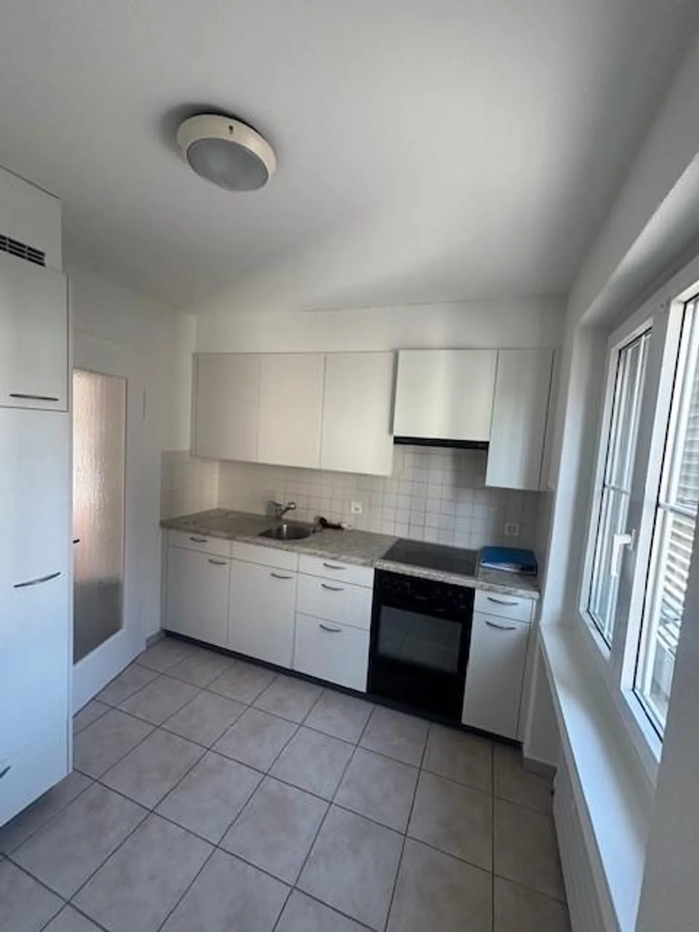 Appartamento luminoso vicino al centro - Foto 3 di 8