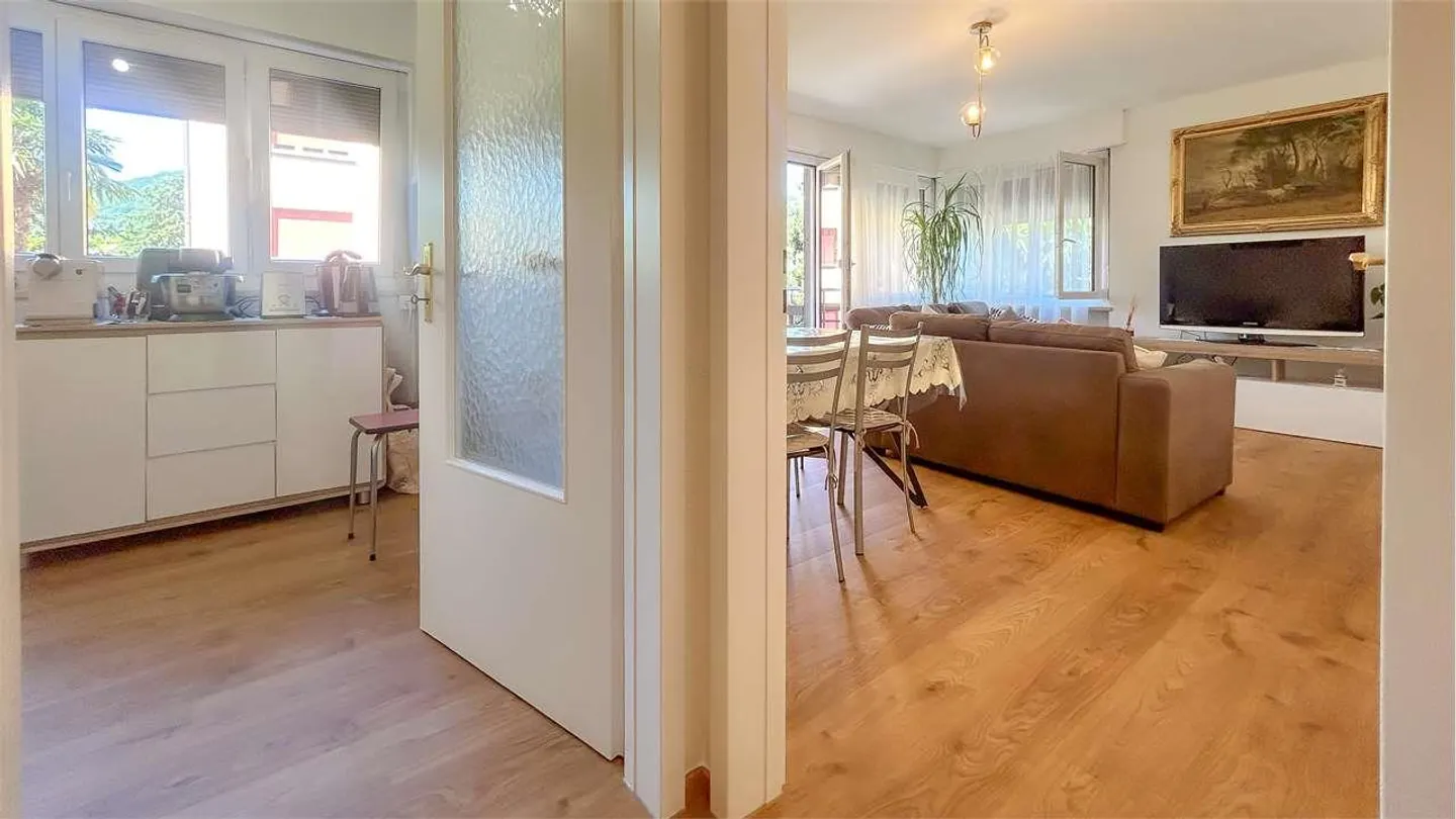MAGLIASO : APPARTEMENT LUMINEUX DE TROIS PIÈCES PROCHE DES SERVICES - Photo 4 sur 13