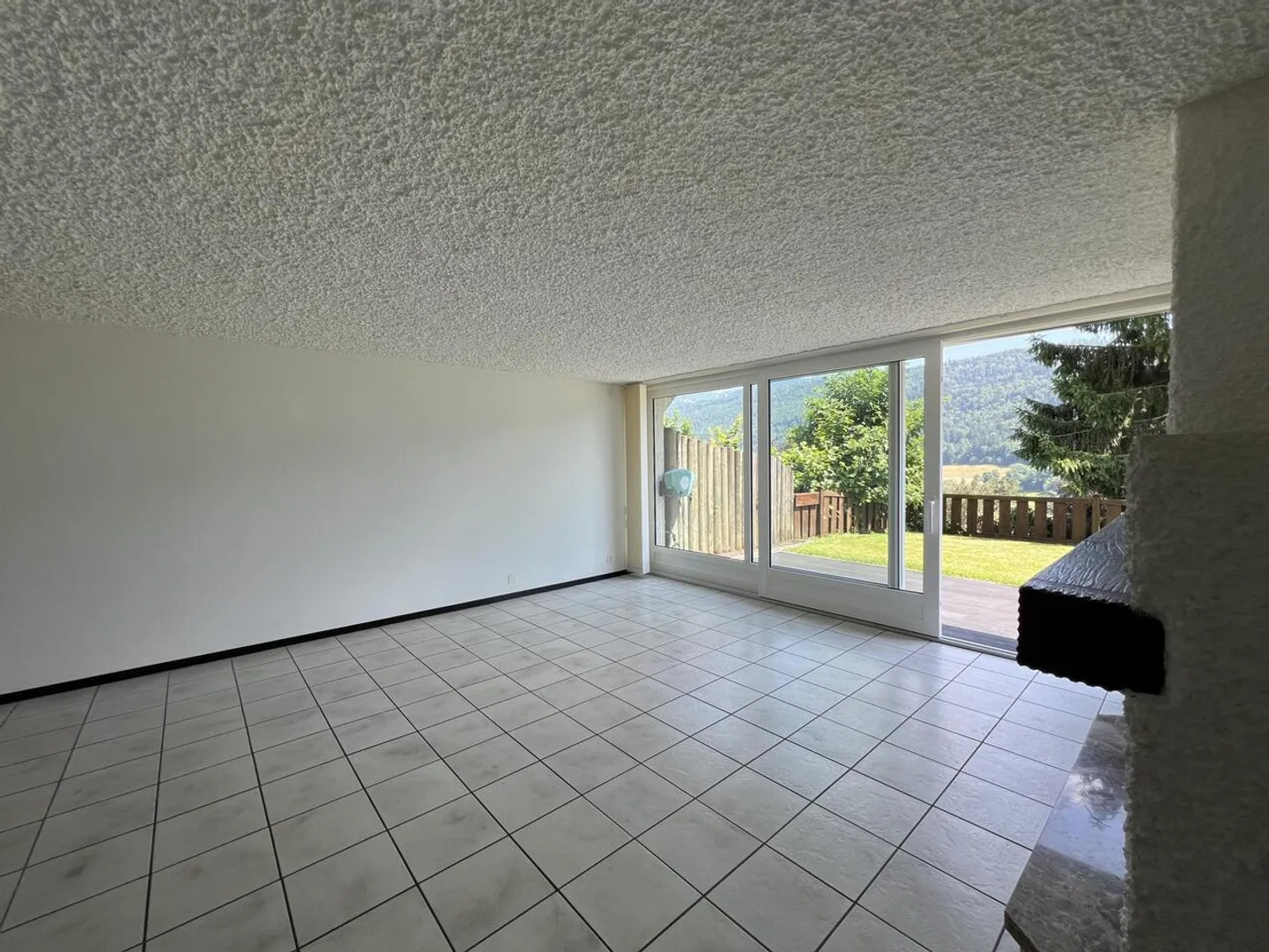 Le calme, la vue, la lumière : votre futur chez-vous à Saint-Imier - Photo 5 sur 13