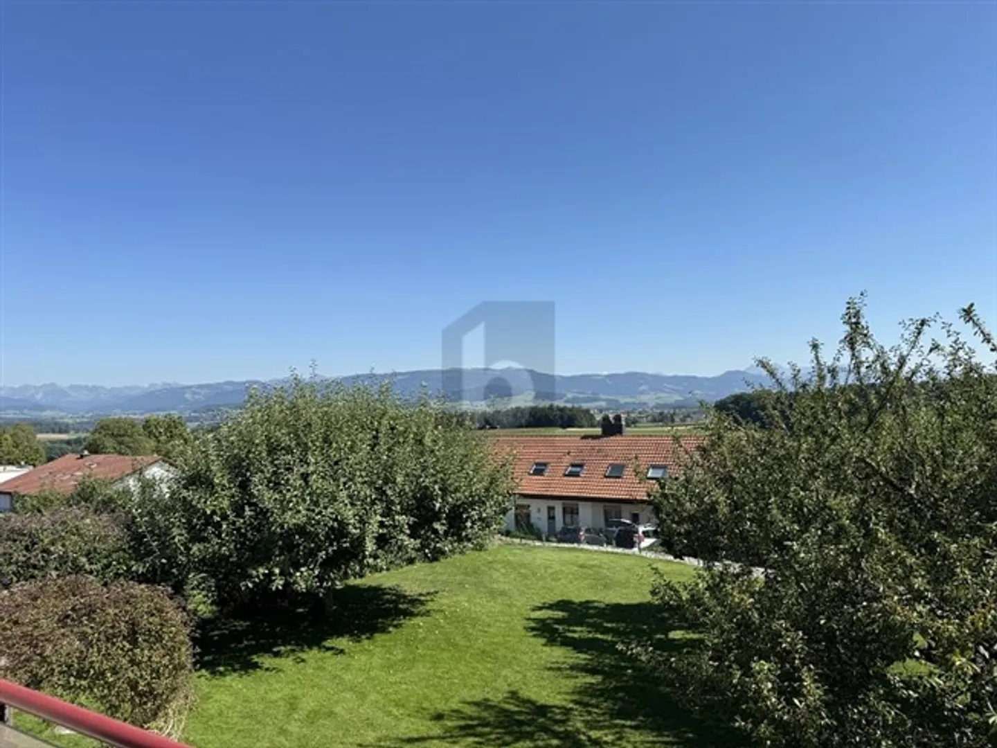 Schöne Familienvilla mit Garten - Foto 2 von 6