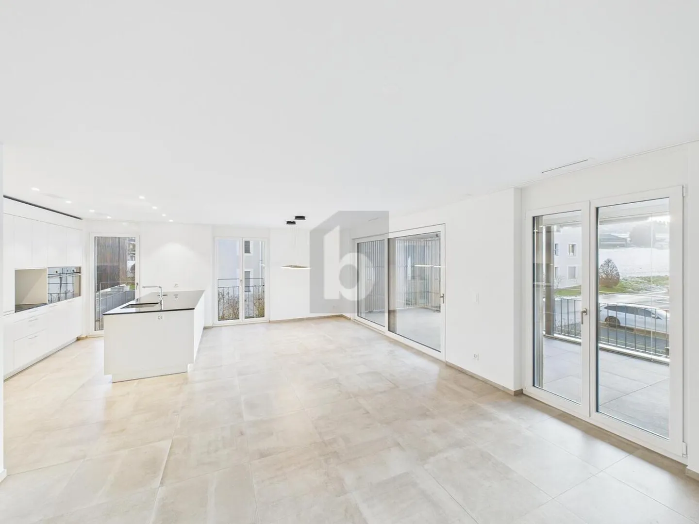 LIGHT-FLOODED, WINTER GARDEN BALCONY, CLOSE TO NATURE - Photo 1 of 6