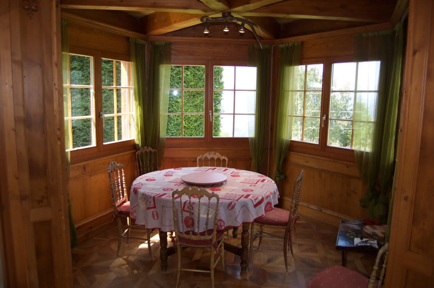 Chalet - Photo 4 of 26