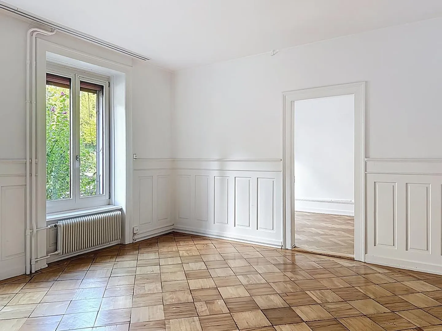 Temporary Old Building Apartments in Zurich Enge - Photo 1 of 8