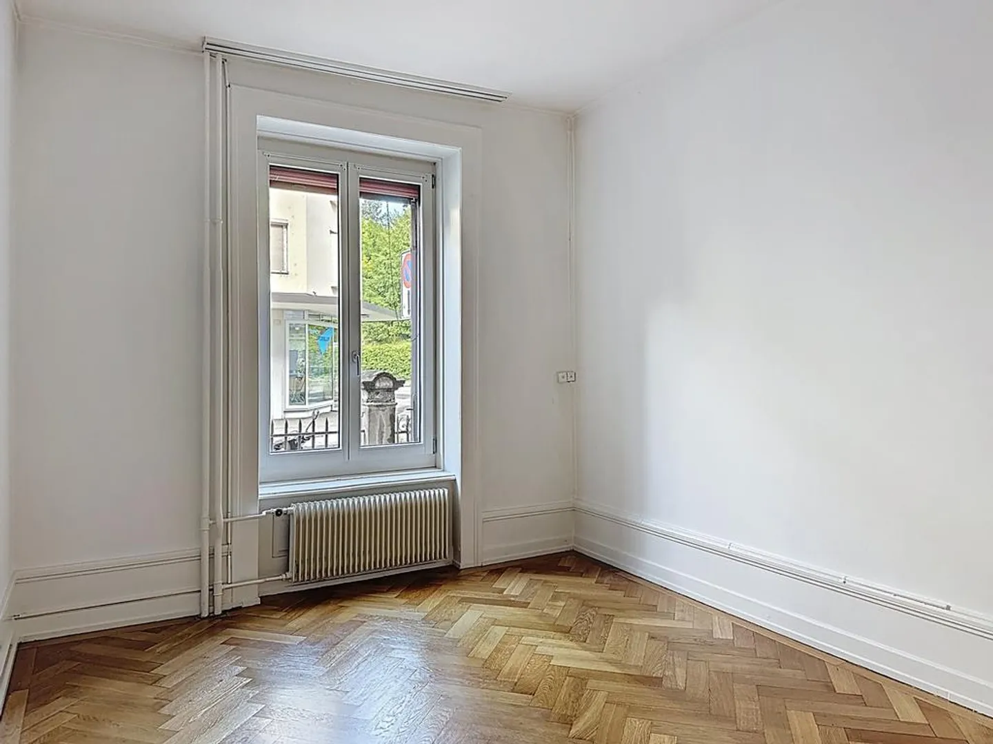 Temporary Old Building Apartments in Zurich Enge - Photo 3 of 8