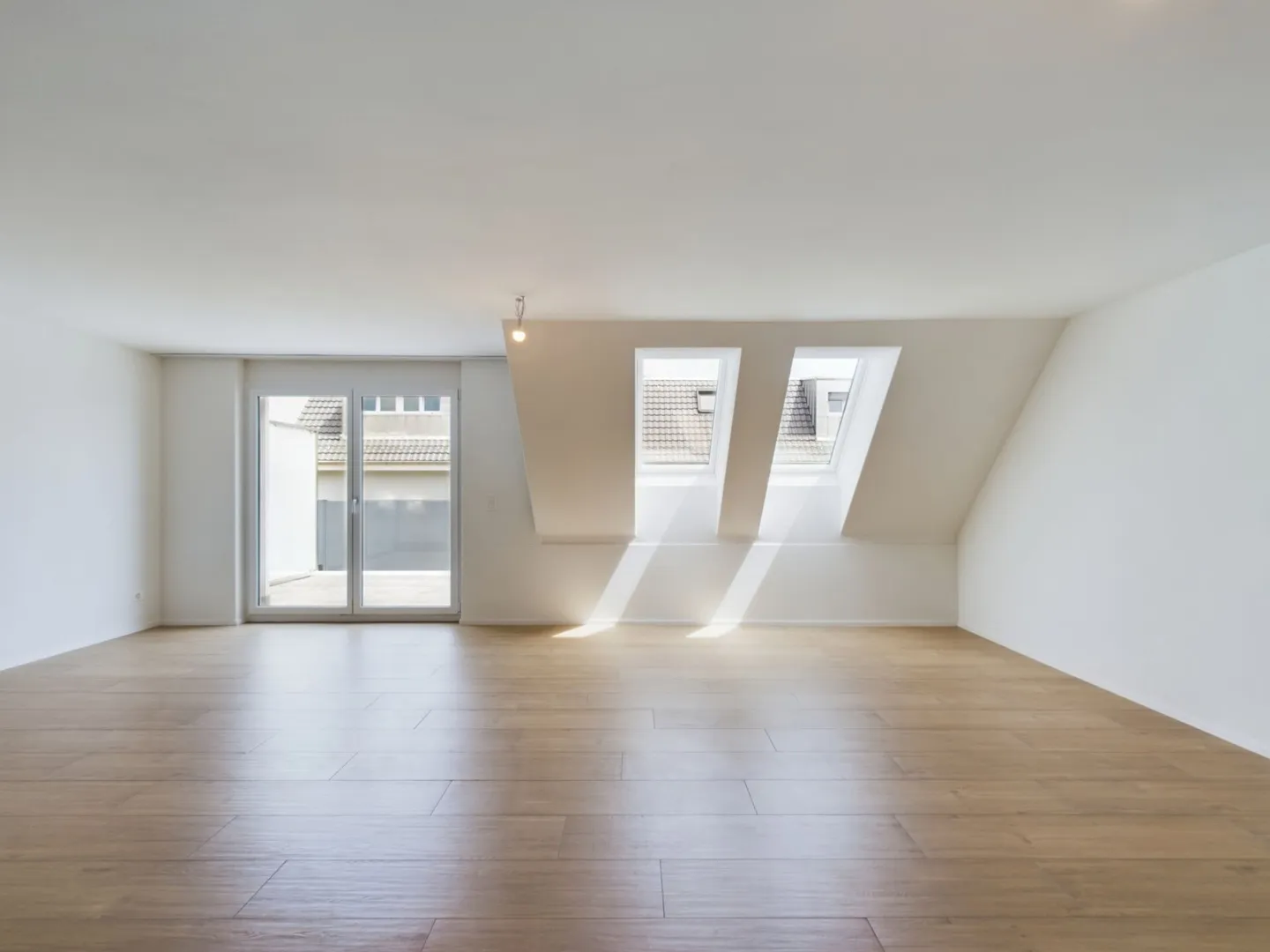 Ampio appartamento duplex con più terrazze! - Foto 2 di 9