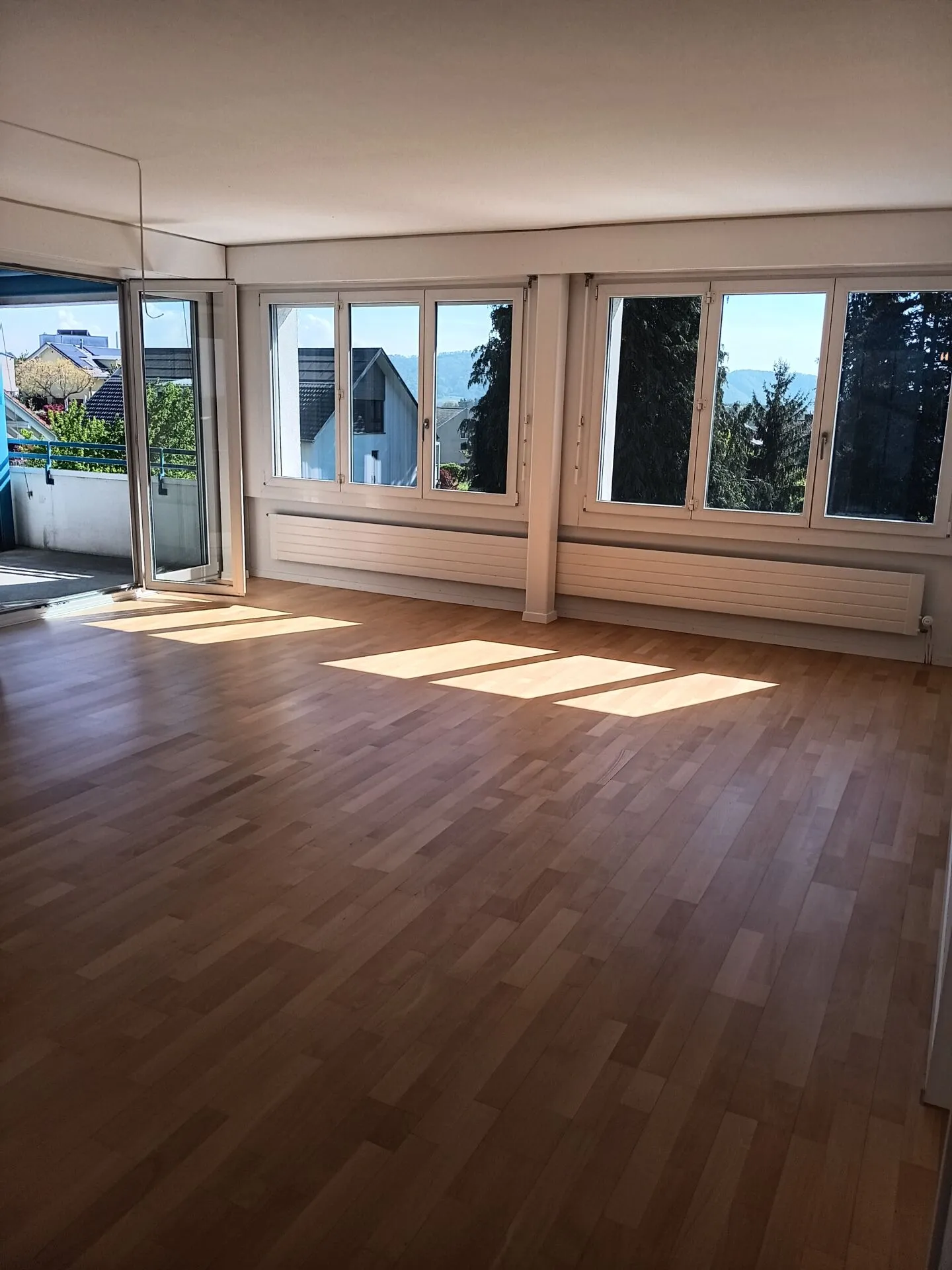 Helle 4,5-Zimmer Wohnung mit Balkon - Foto 3 von 16