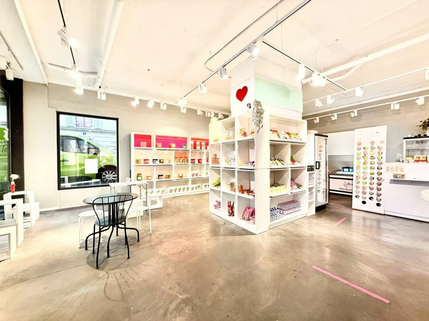 Modern Retail Space in Niederdorf - Photo 1 of 8