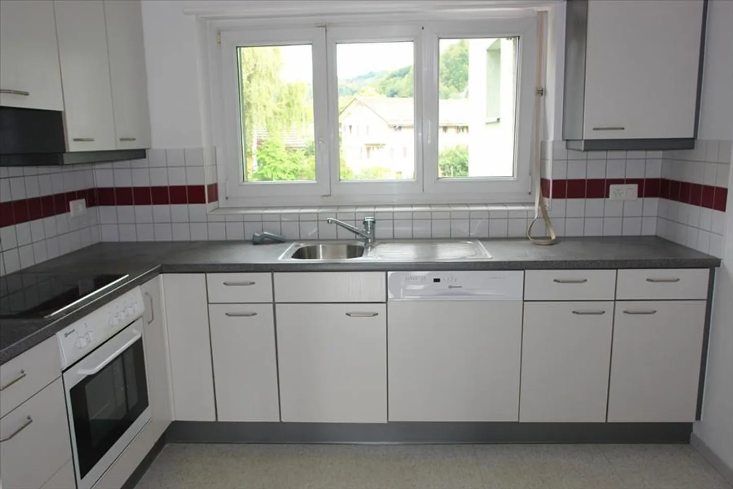 Charmante 4.5 Zimmer Wohnung - Foto 3 von 7