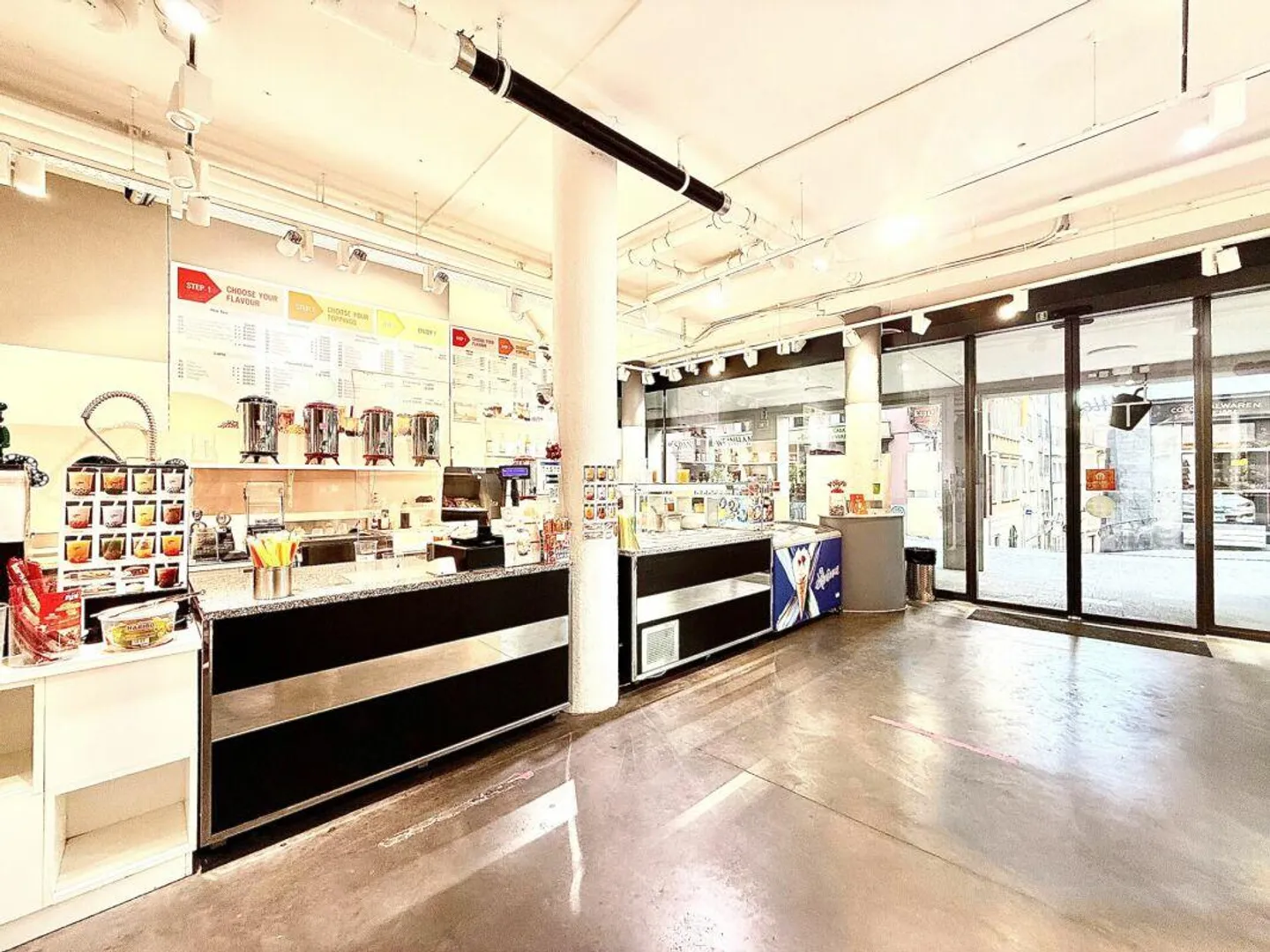Modern Retail Space in Niederdorf - Photo 2 of 8
