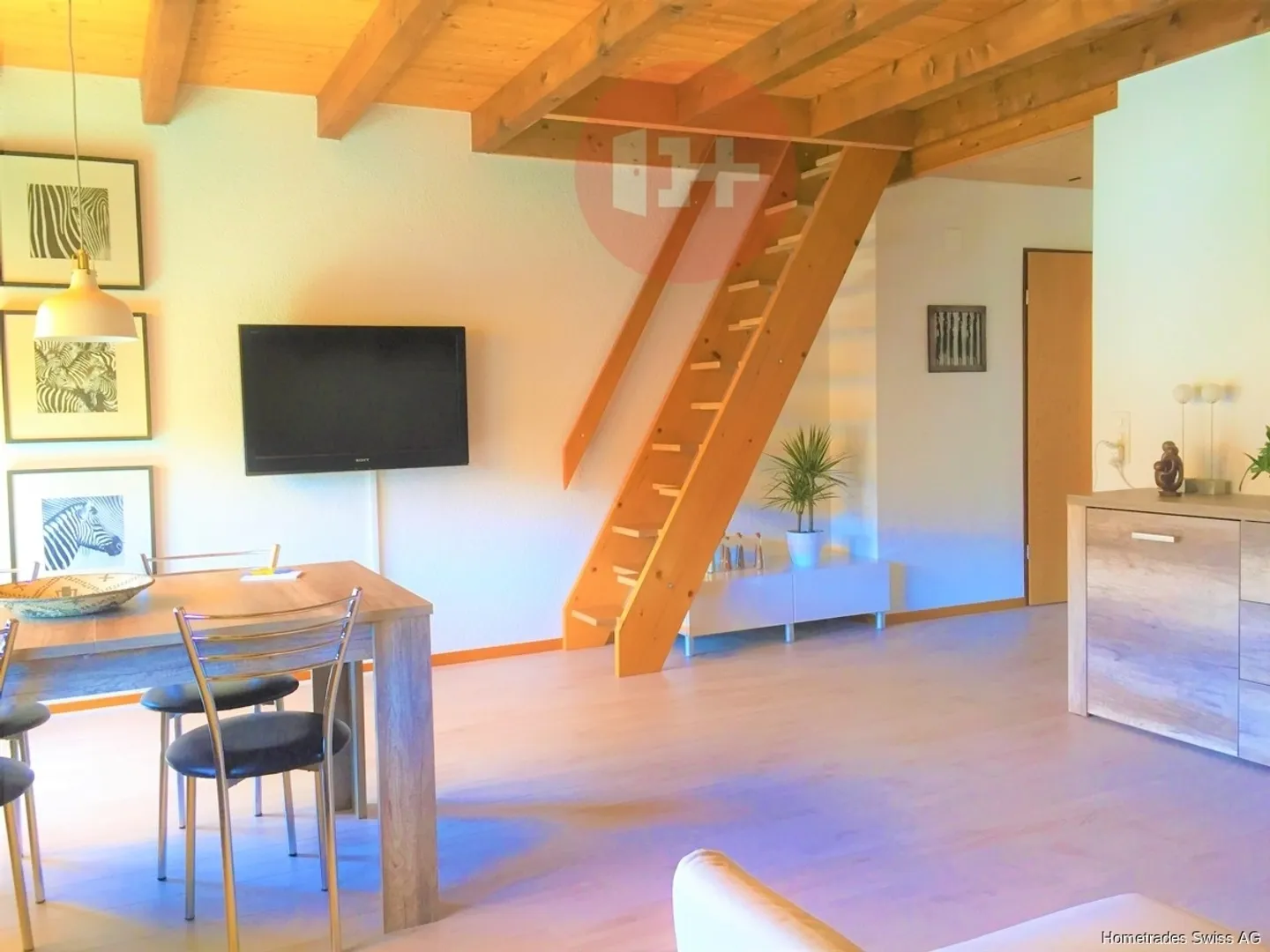 APPARTEMENT ROMANTIQUE DE 3 PIÈCES DANS LA VERDURE! - Photo 2 sur 8