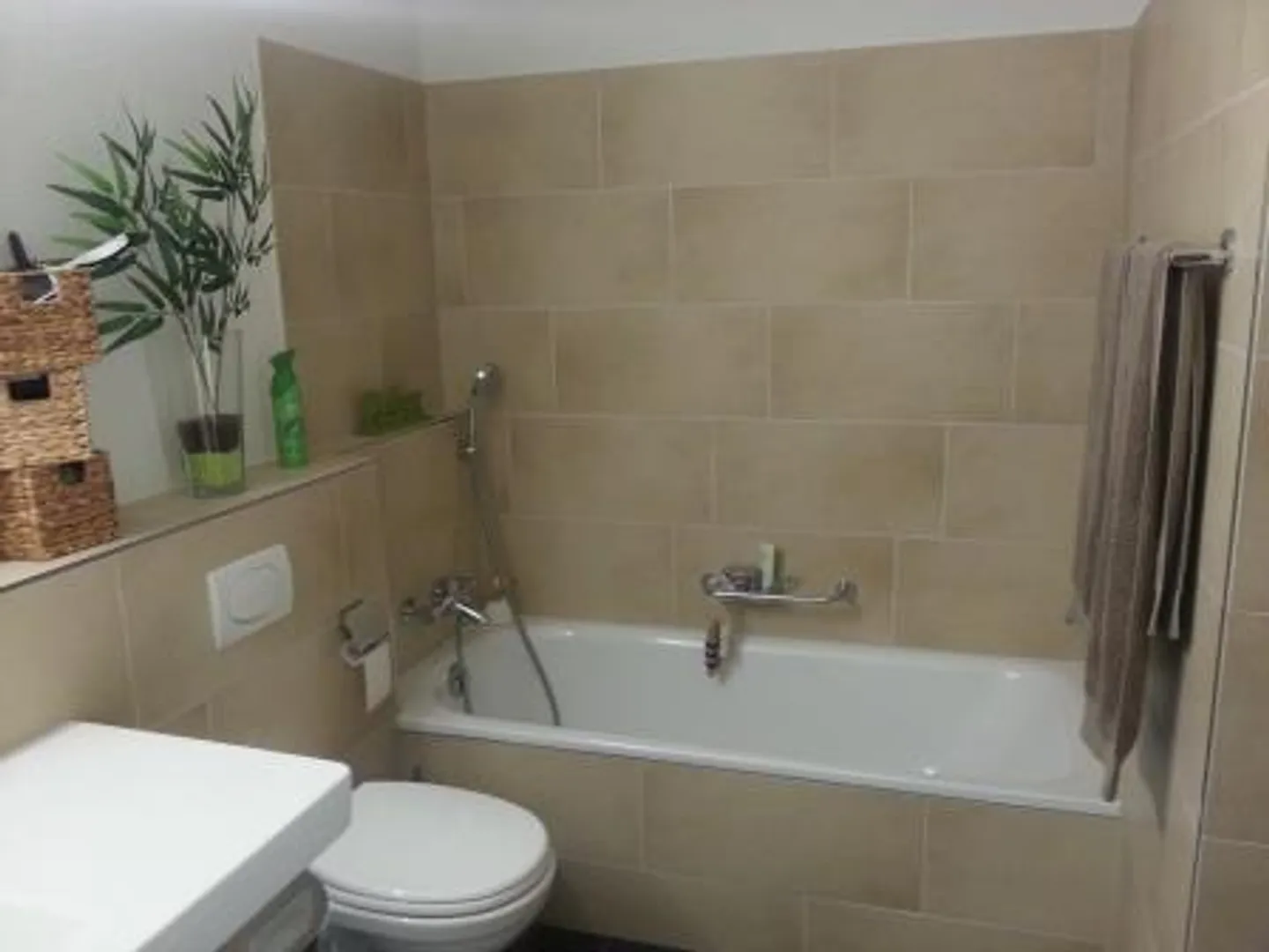 Stylish living & relaxing! - Photo 5 of 9