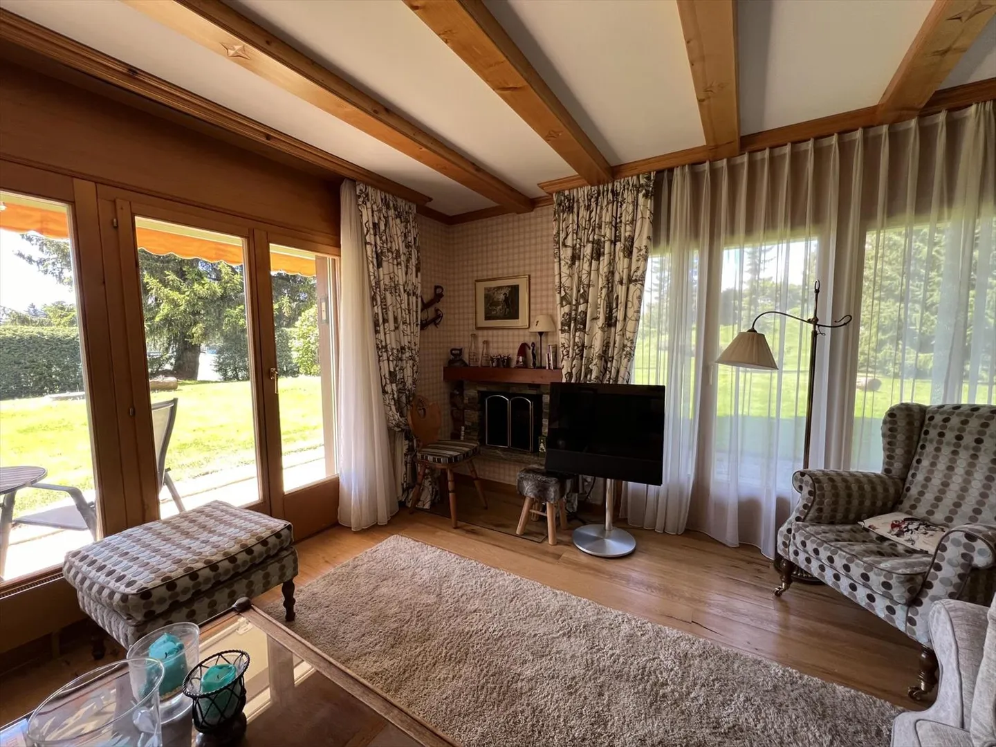 Bel appartement de 3 pièces au rez-pelouse - Photo 2 sur 9