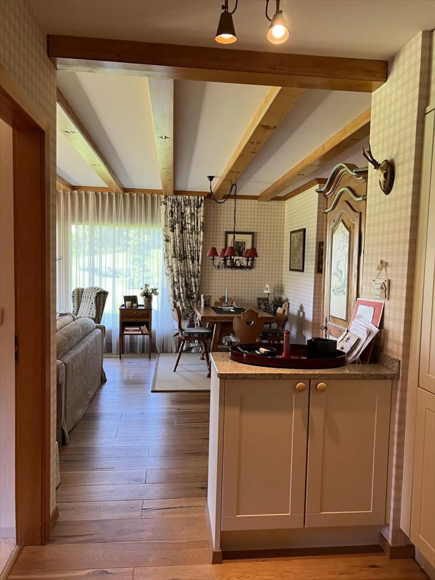 Bel appartement de 3 pièces au rez-pelouse - Photo 3 sur 9