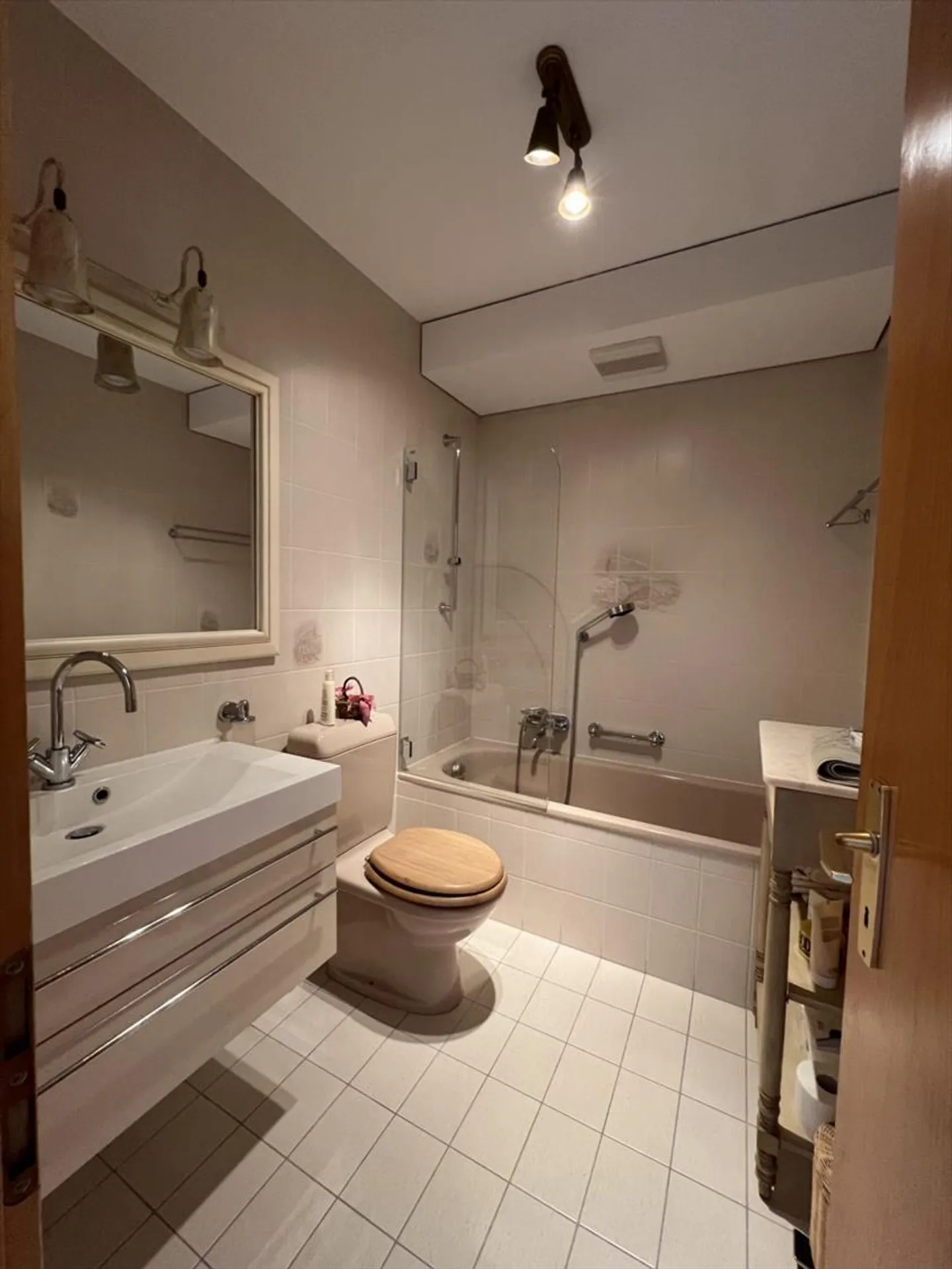 Bel appartement de 3 pièces au rez-pelouse - Photo 8 sur 9