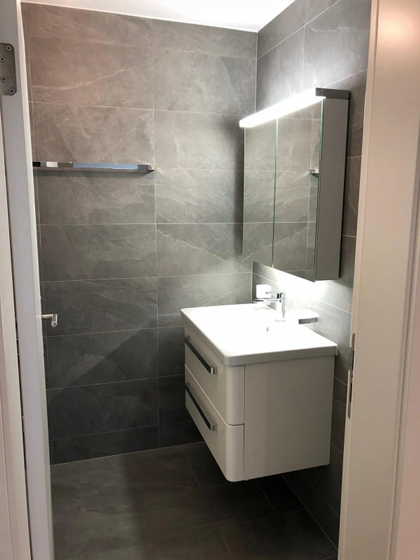 Appartamenti moderni di 4,5 stanze al 1° piano - Foto 8 di 16