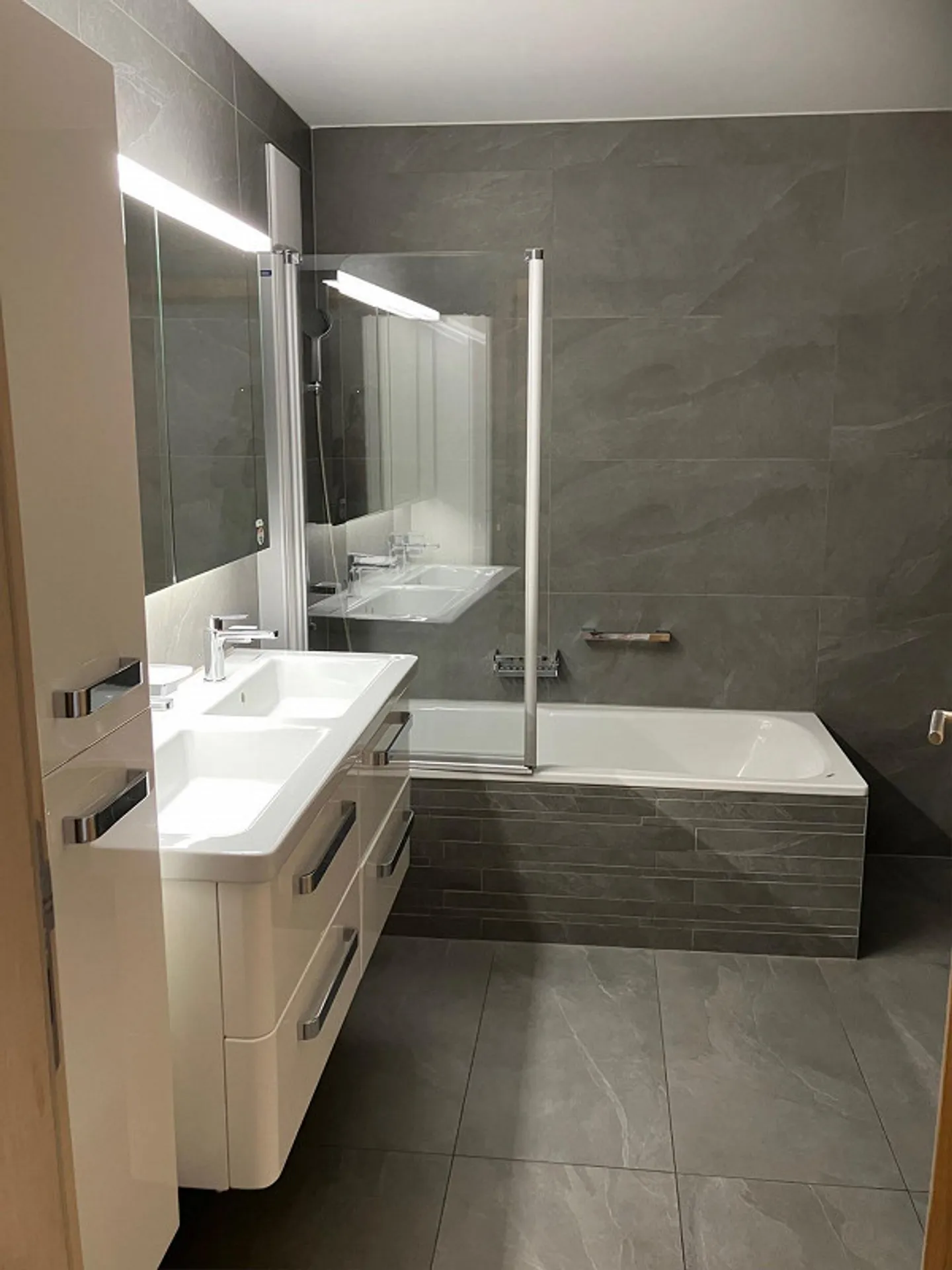 Appartamenti moderni di 4,5 stanze al 1° piano - Foto 11 di 16