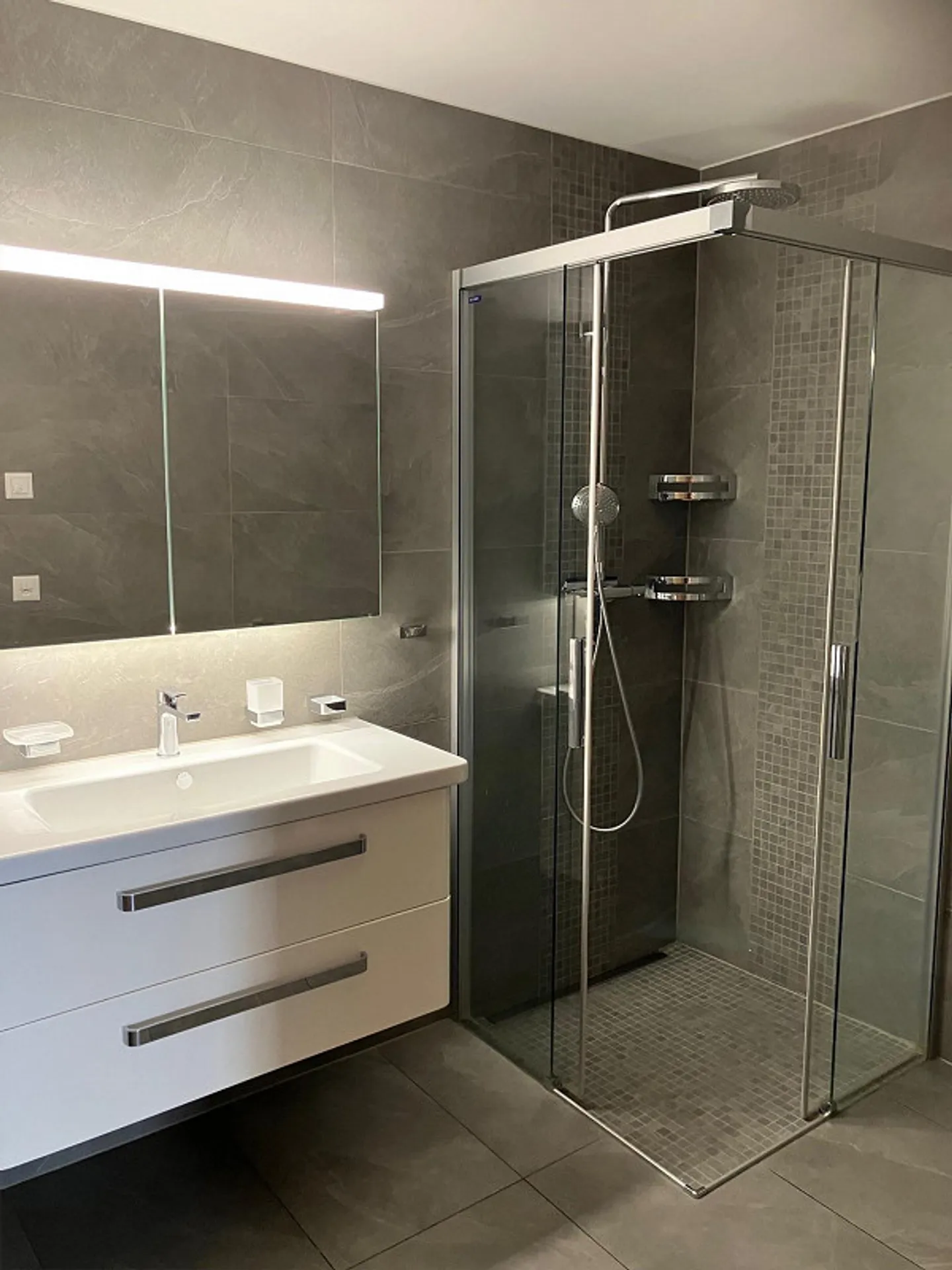 Appartamenti moderni di 4,5 stanze al 1° piano - Foto 12 di 16